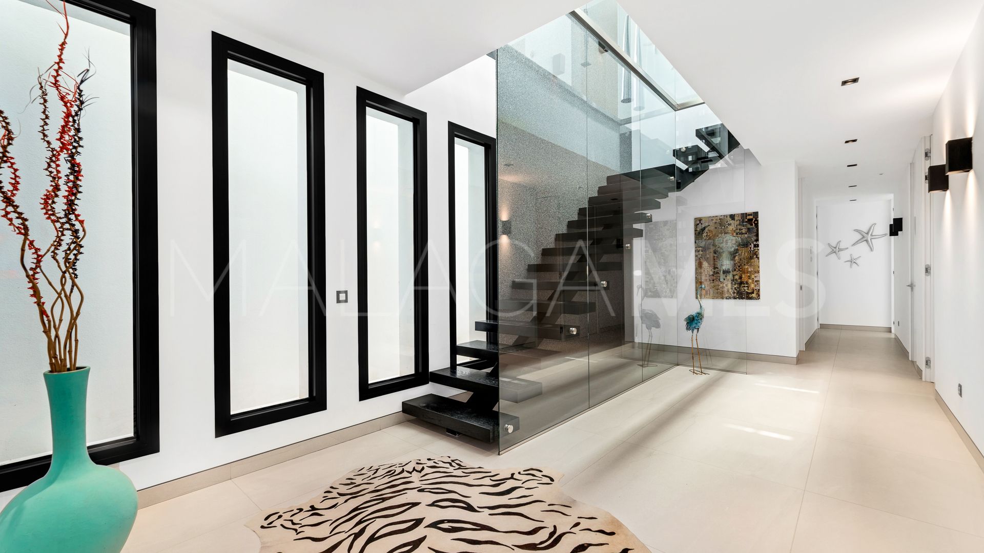 Villa for sale in Los Flamingos Golf with 6 bedrooms