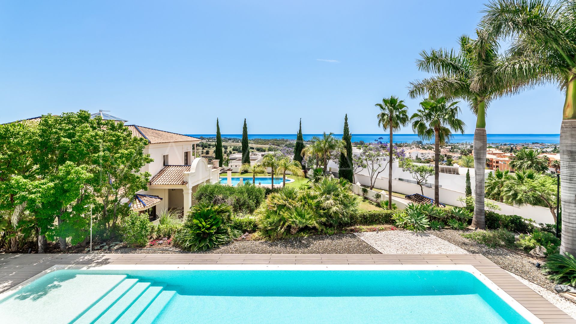 Villa for sale in Los Flamingos Golf with 6 bedrooms