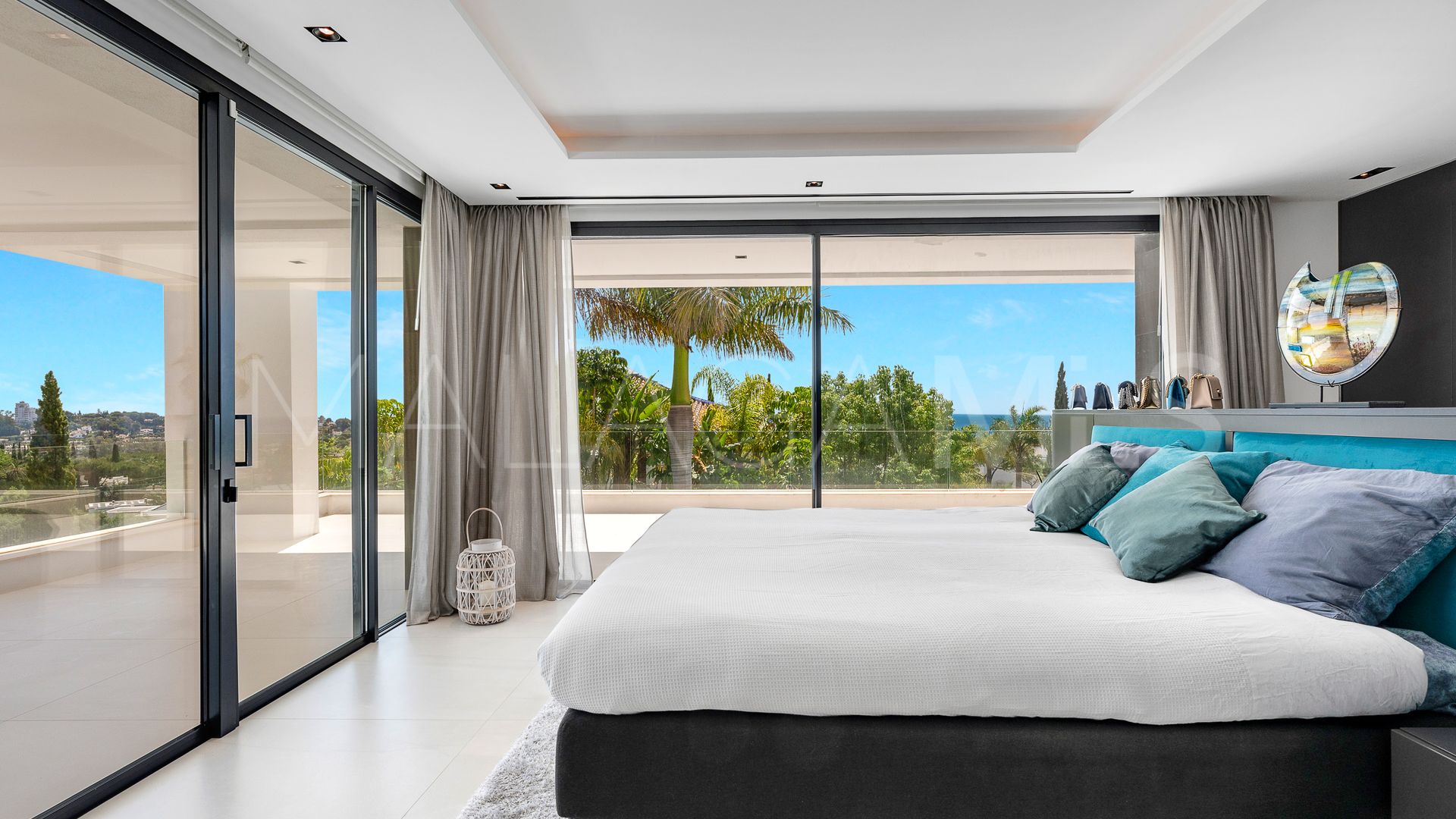 Villa for sale in Los Flamingos Golf