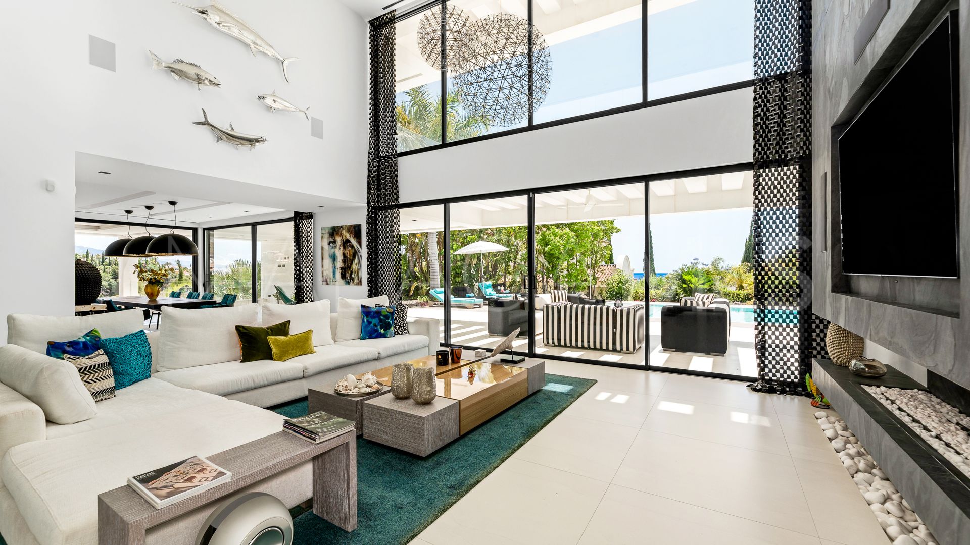 Villa for sale in Los Flamingos Golf with 6 bedrooms