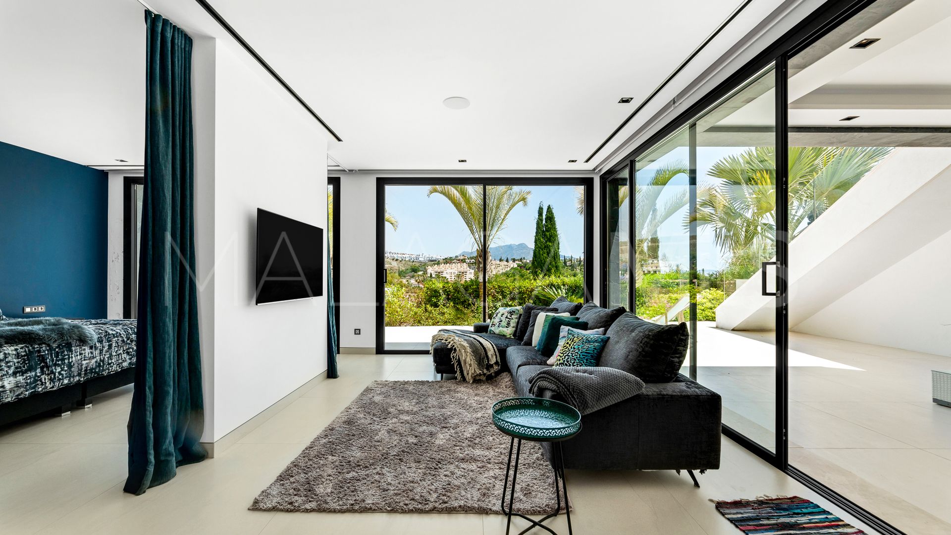 Villa for sale in Los Flamingos Golf with 6 bedrooms
