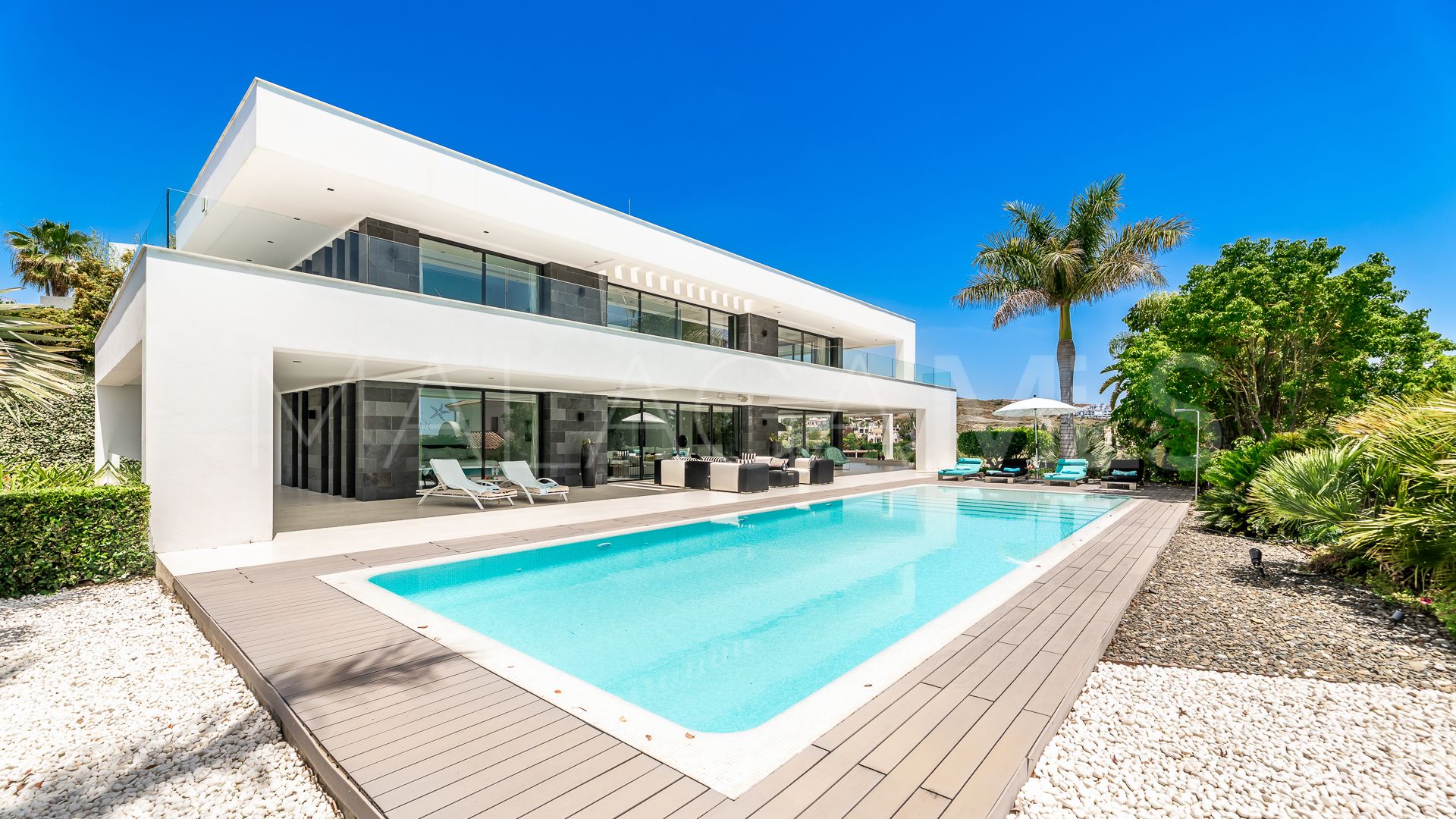 Villa for sale in Los Flamingos Golf with 6 bedrooms
