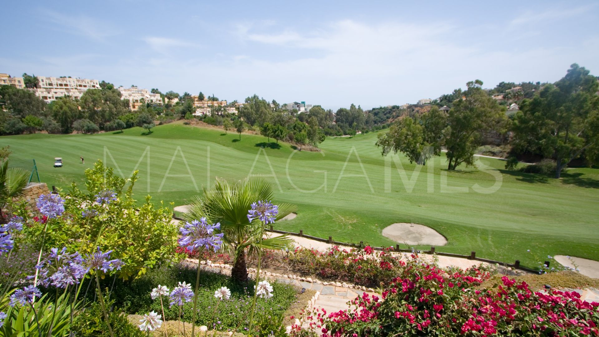For sale villa with 6 bedrooms in Nueva Andalucia