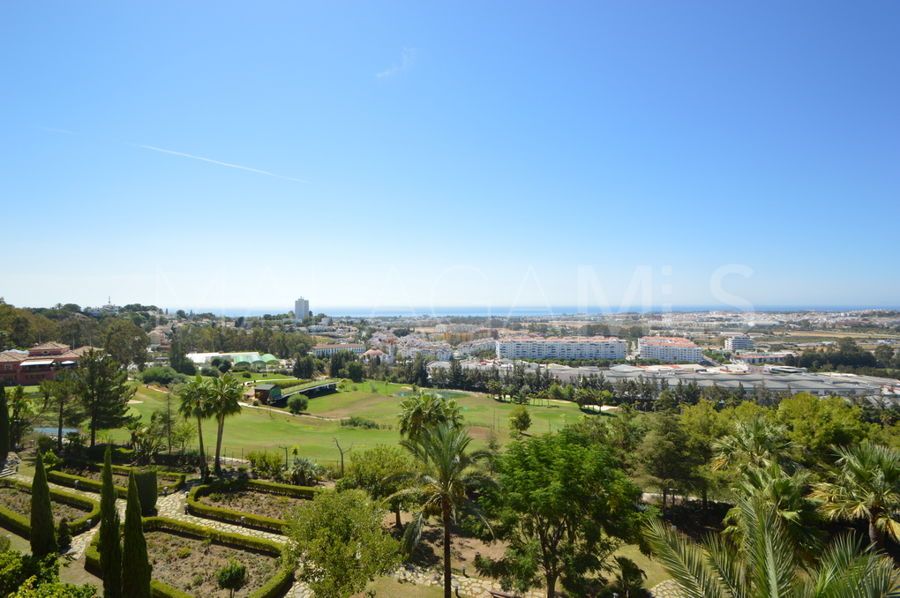 For sale villa with 6 bedrooms in Nueva Andalucia