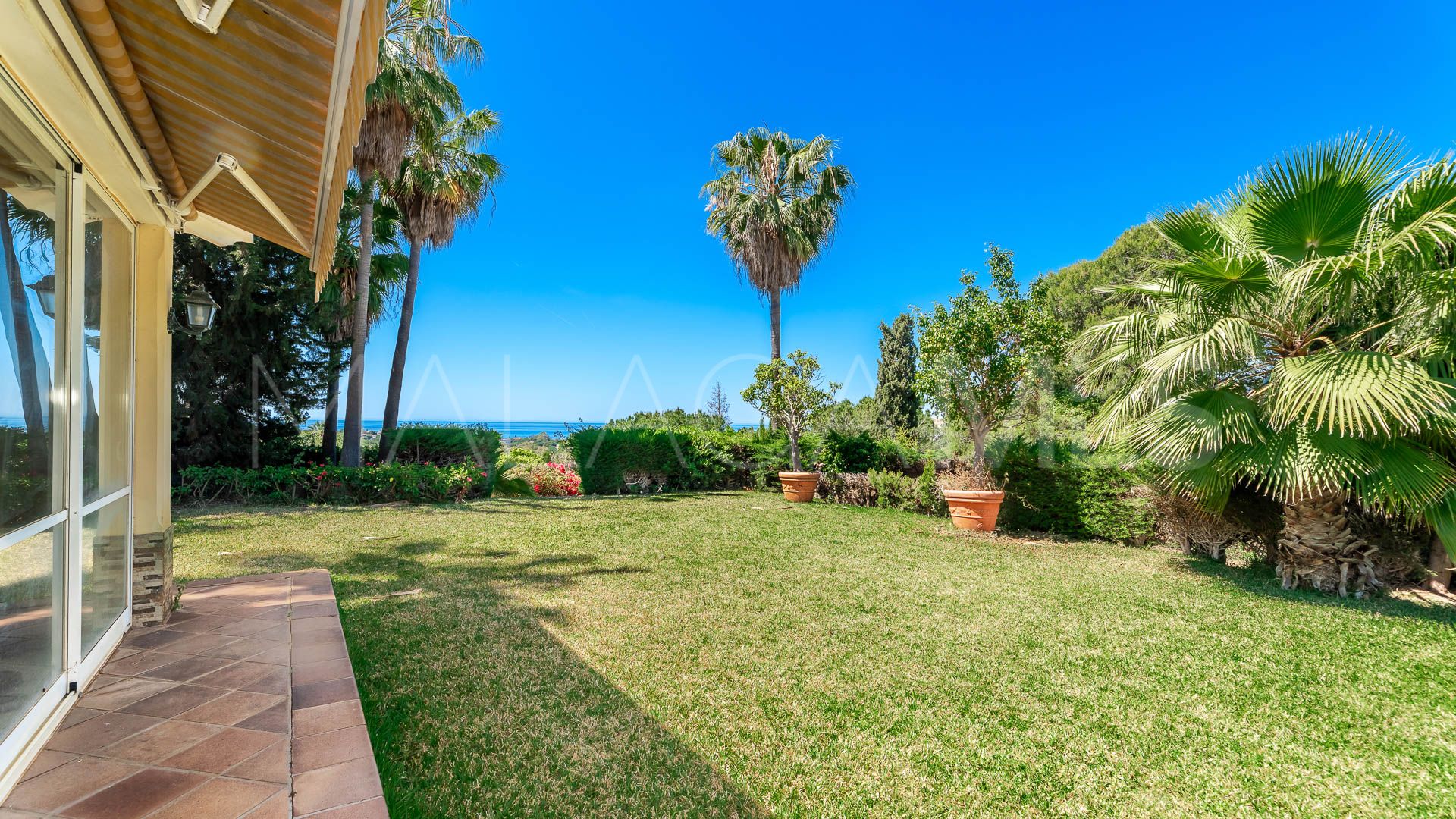 Hus i byn for sale in Elviria