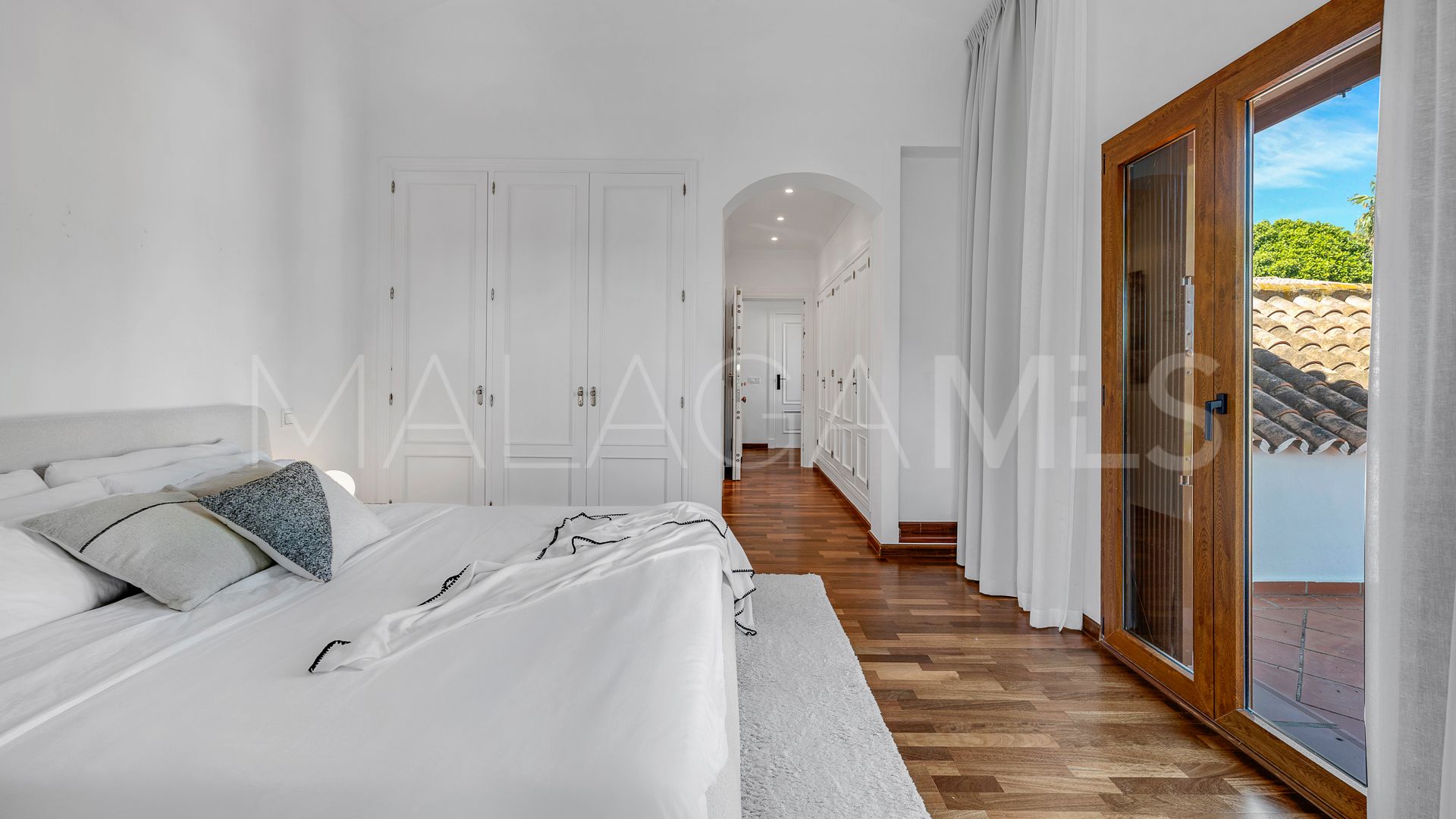 Villa for sale in Nagüeles
