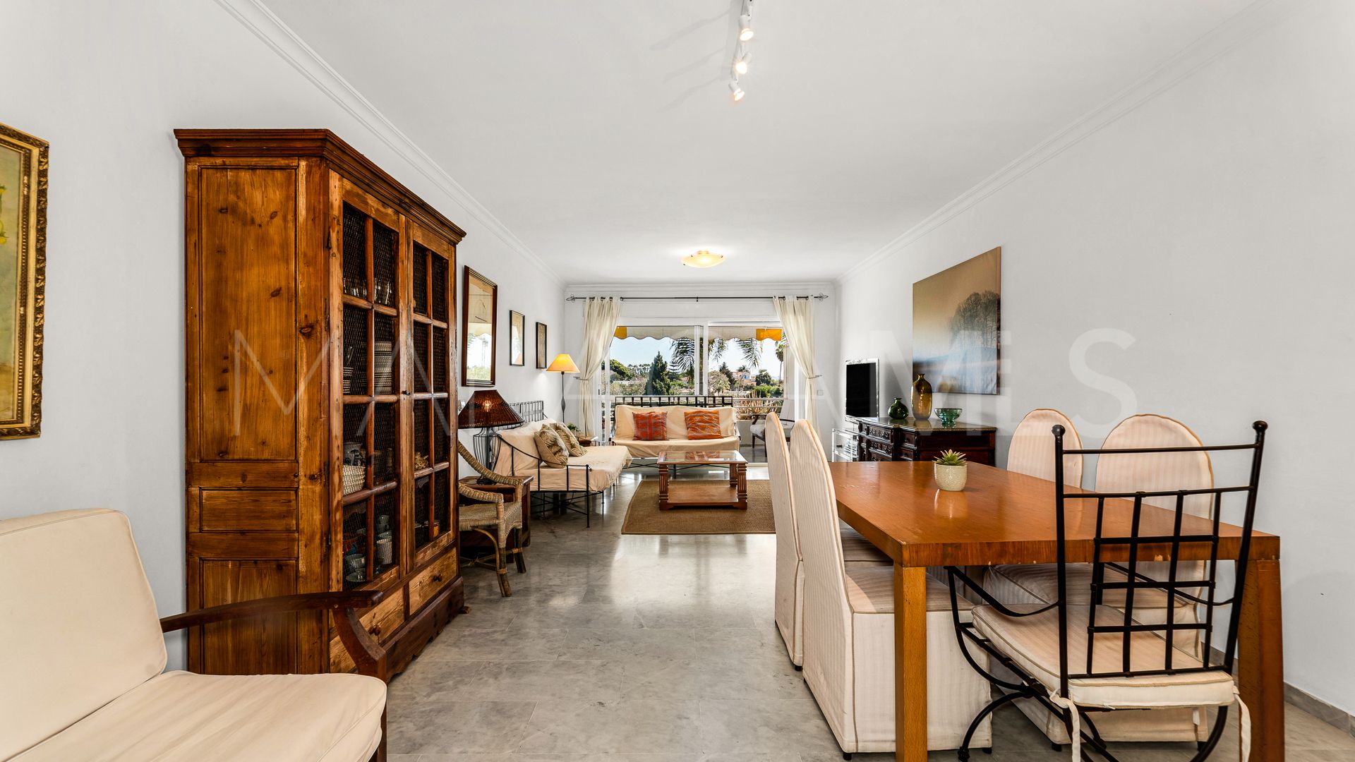 Apartment for sale in Guadalmina Baja with 3 bedrooms