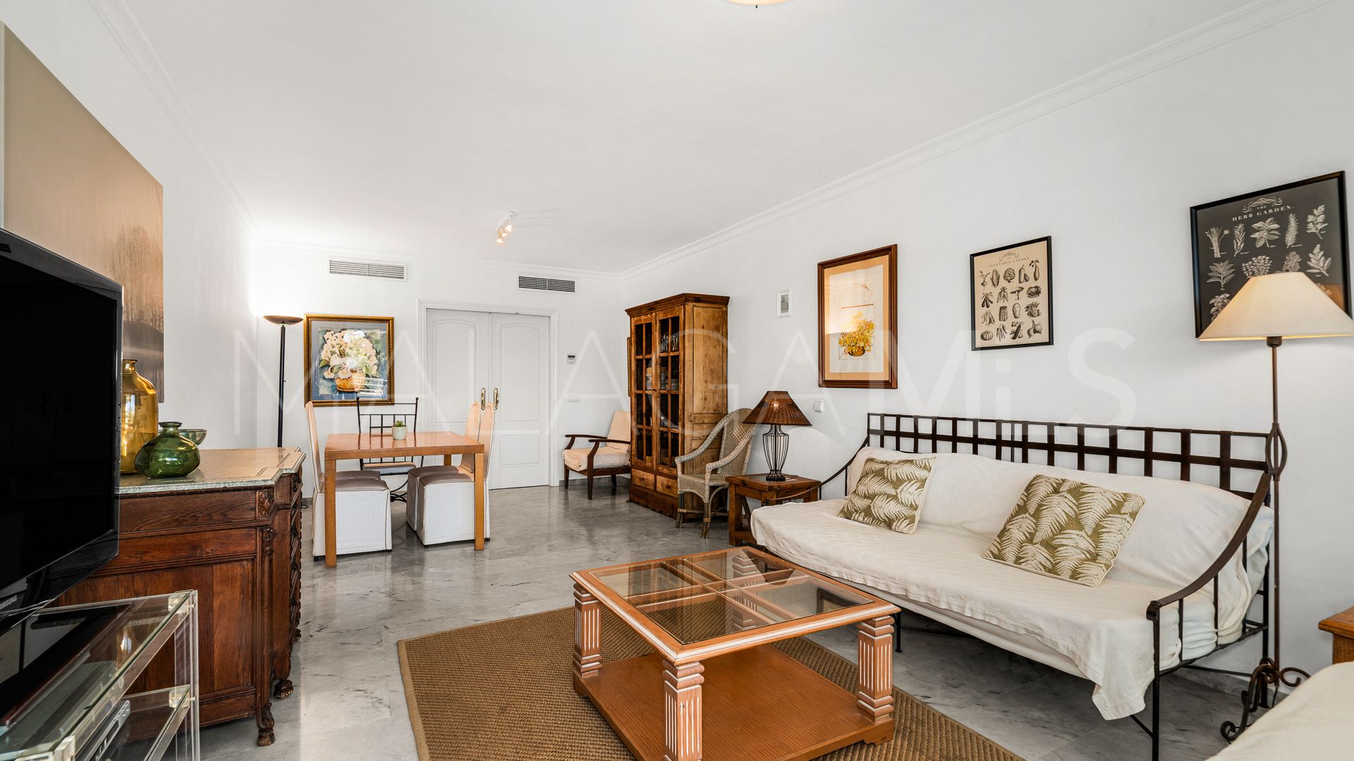 Apartment for sale in Guadalmina Baja with 3 bedrooms