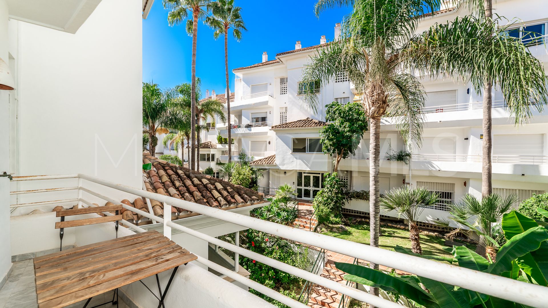 Apartment for sale in Guadalmina Baja with 3 bedrooms