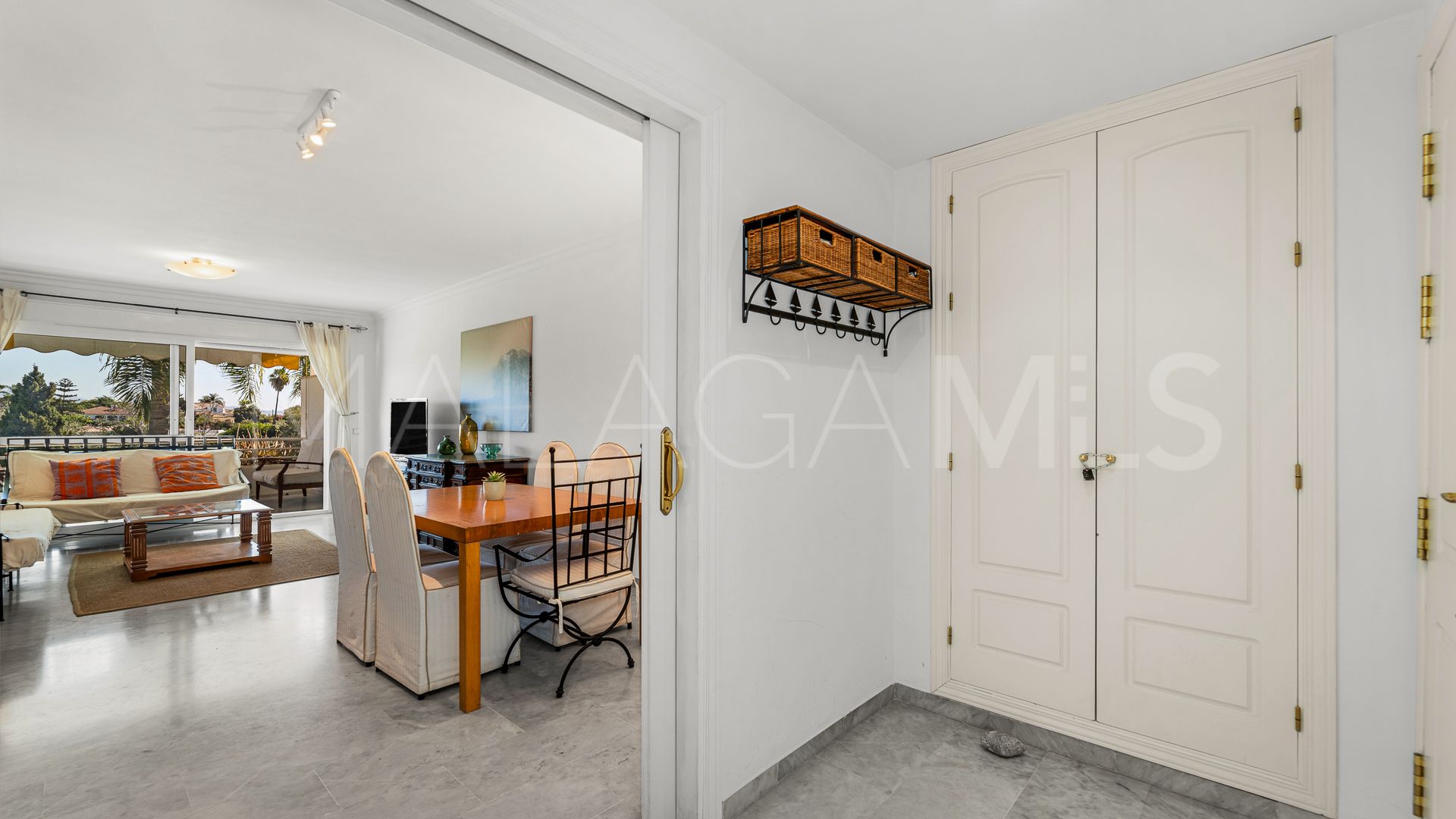 Apartment for sale in Guadalmina Baja with 3 bedrooms