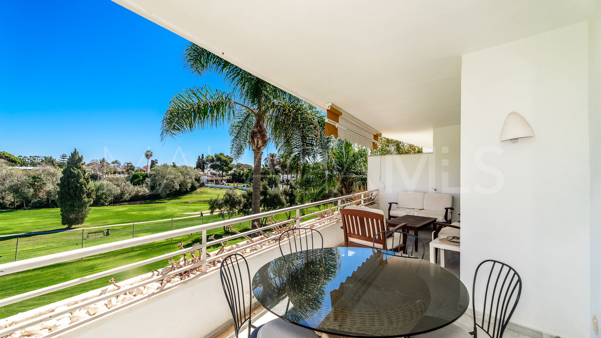 Apartment for sale in Guadalmina Baja with 3 bedrooms