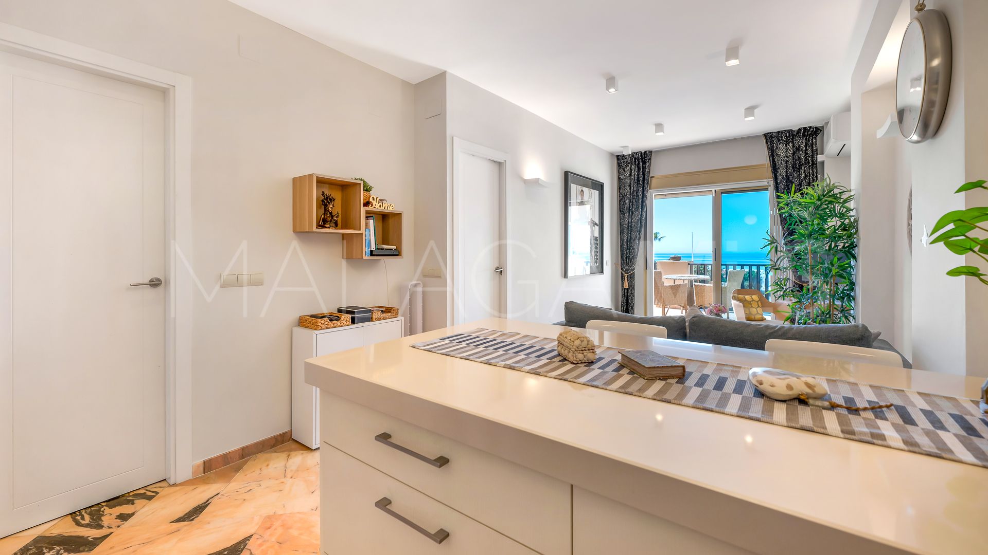Lägenhet for sale in Elviria