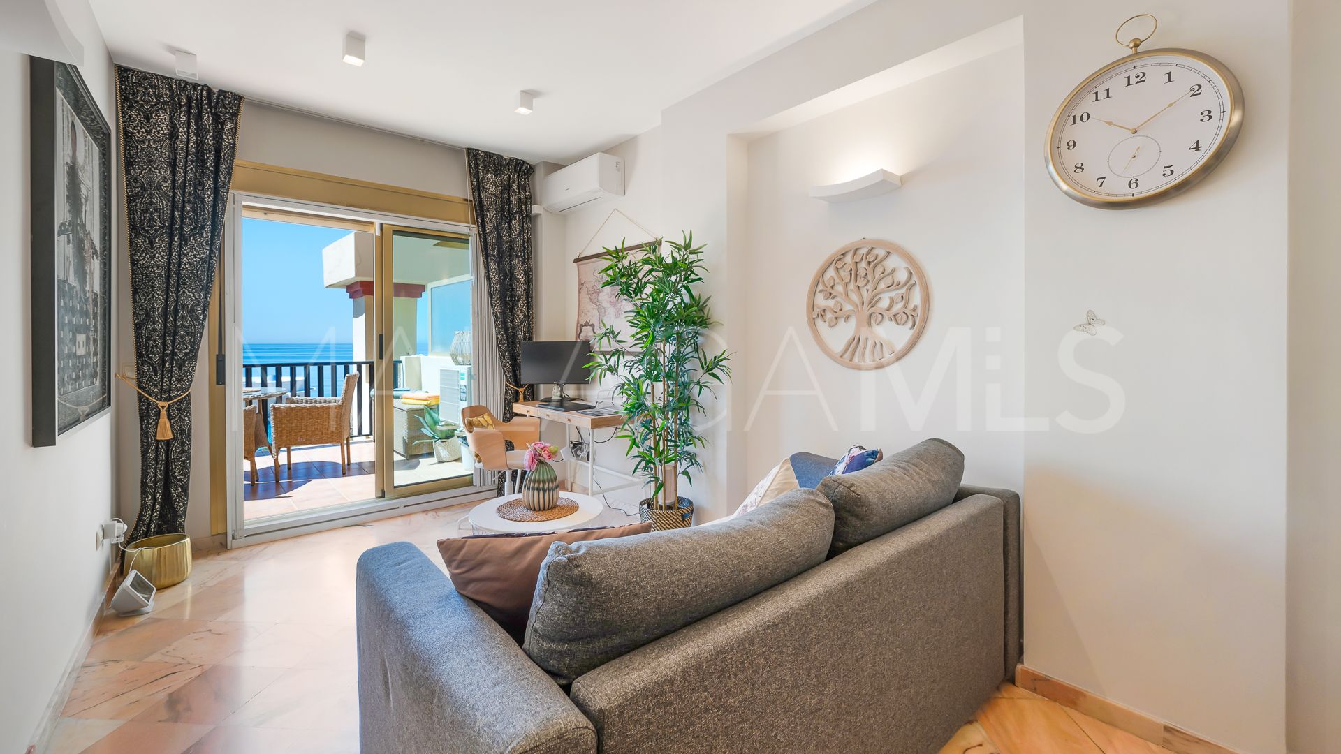 Lägenhet for sale in Elviria