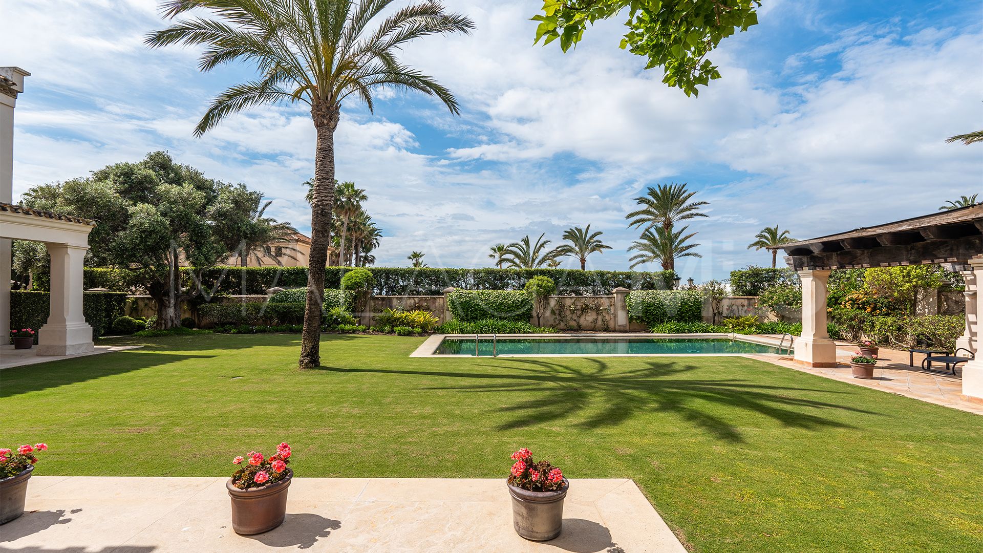 For sale Los Monteros 7 bedrooms villa