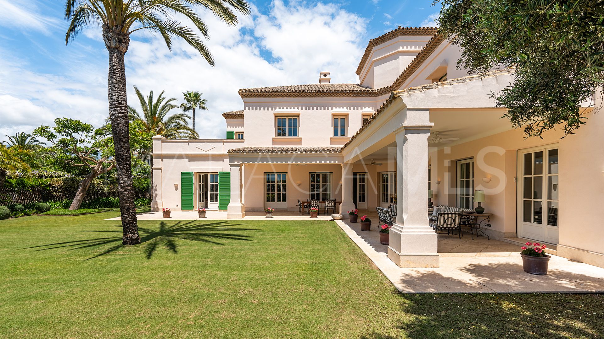 For sale Los Monteros 7 bedrooms villa