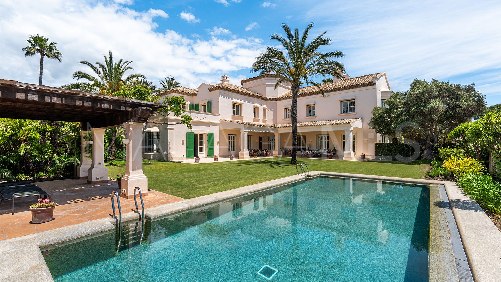 For sale Los Monteros 7 bedrooms villa