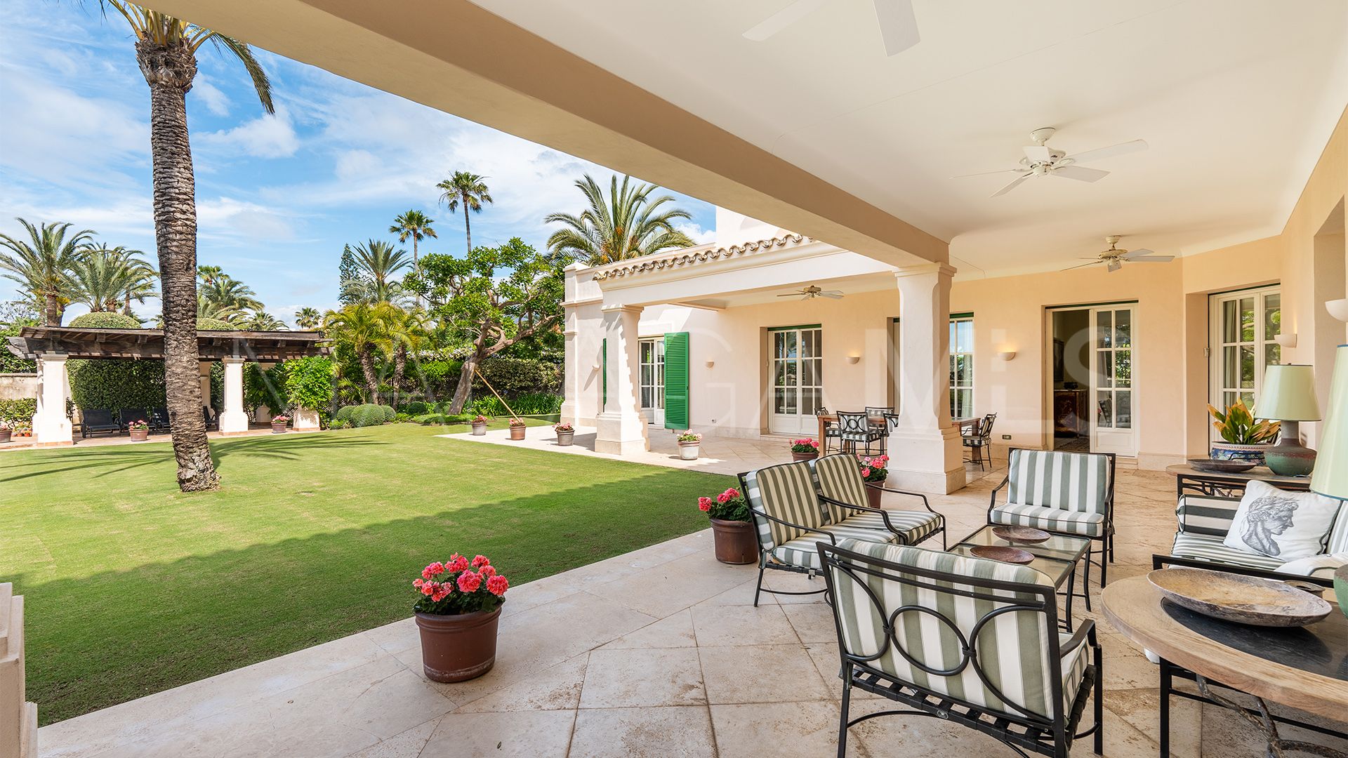 For sale Los Monteros 7 bedrooms villa