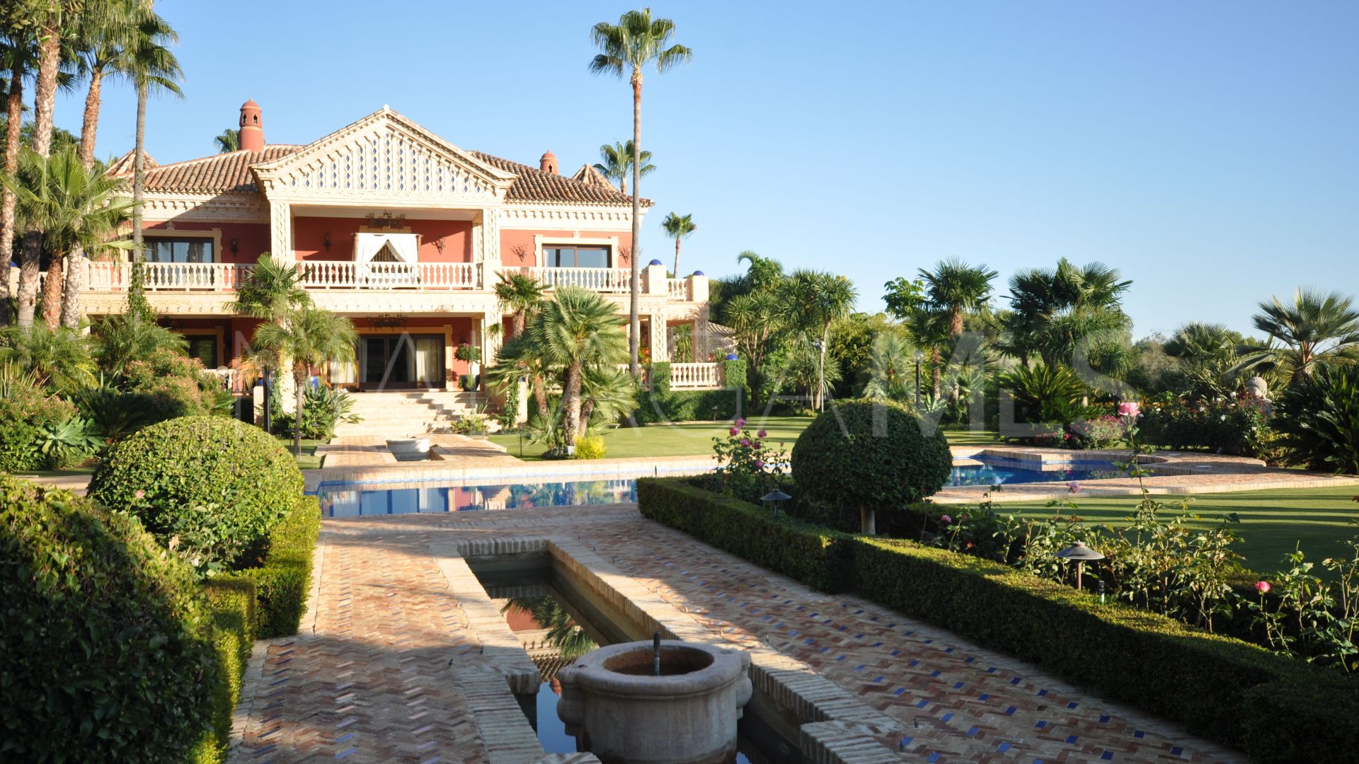 Villa for sale in Sierra Blanca