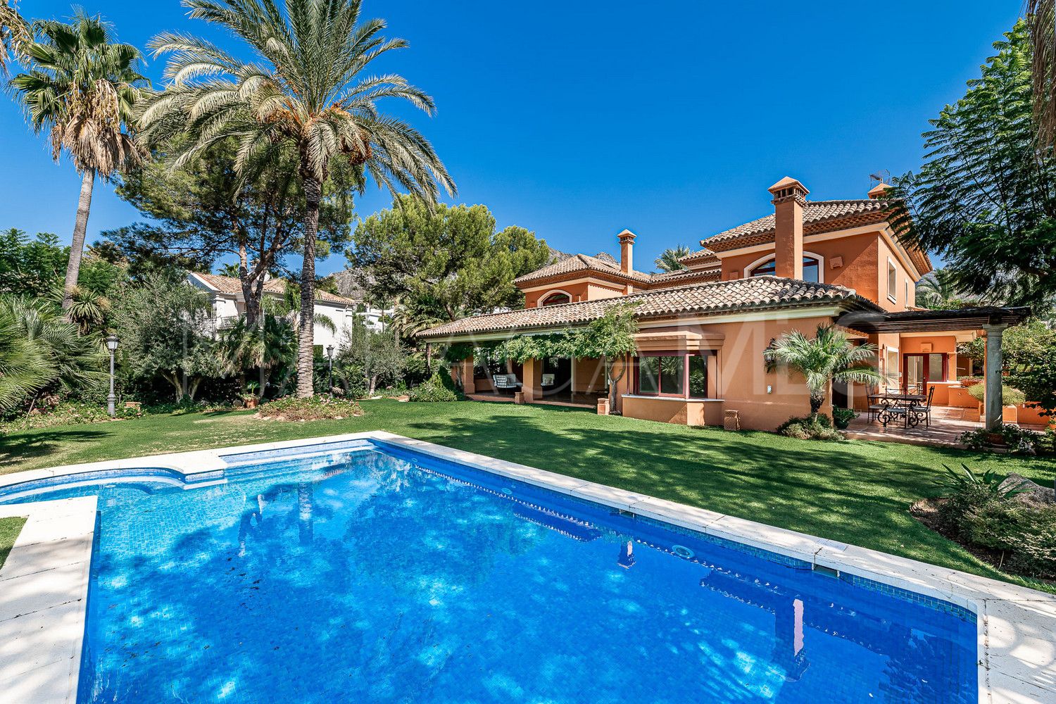 Altos Reales, villa de 4 bedrooms for sale