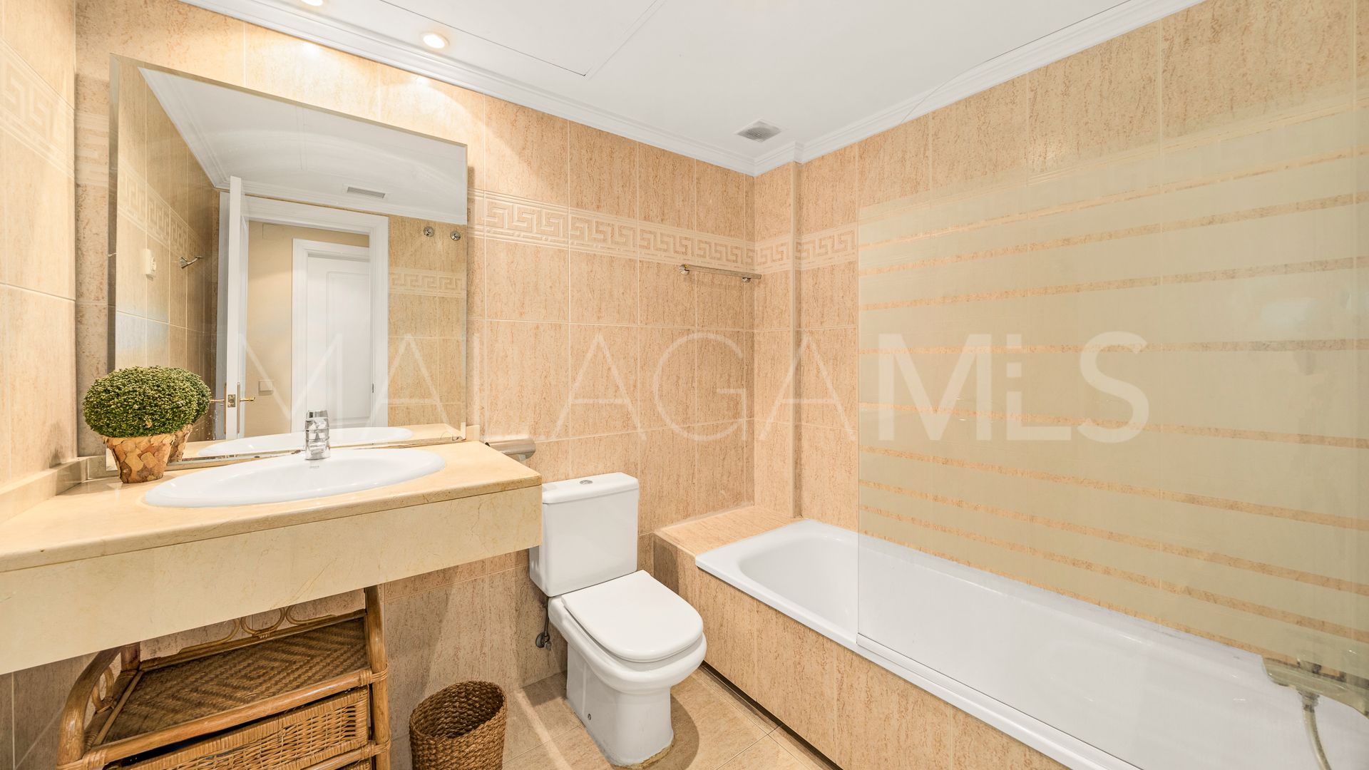 Appartement rez de chaussée for sale in Golden Mile