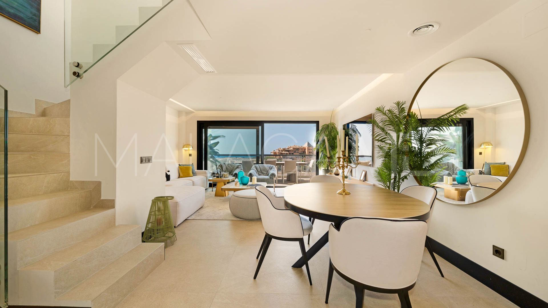 Penthouse for sale in Nueva Andalucia with 3 bedrooms