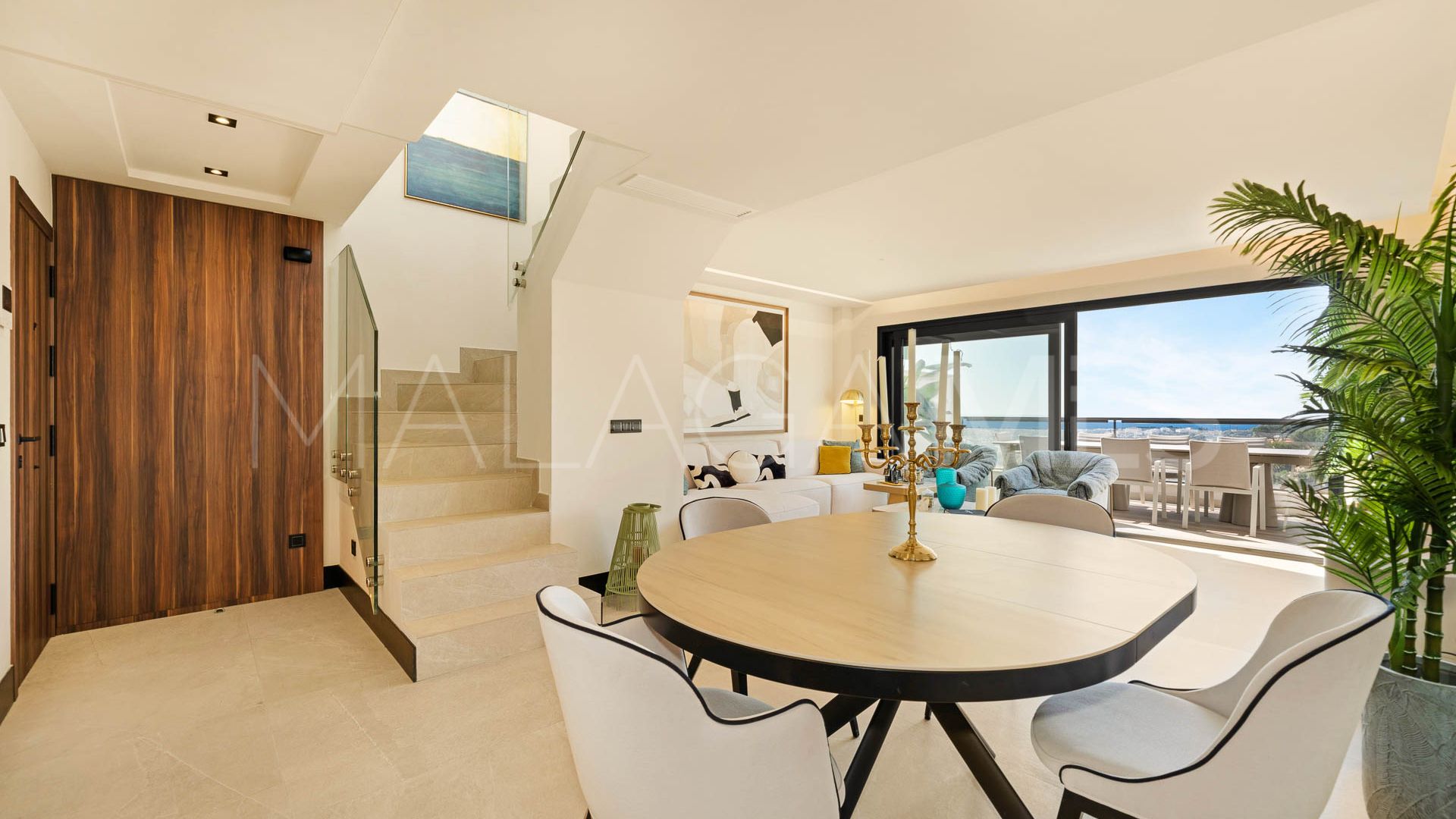 Penthouse for sale in Nueva Andalucia with 3 bedrooms