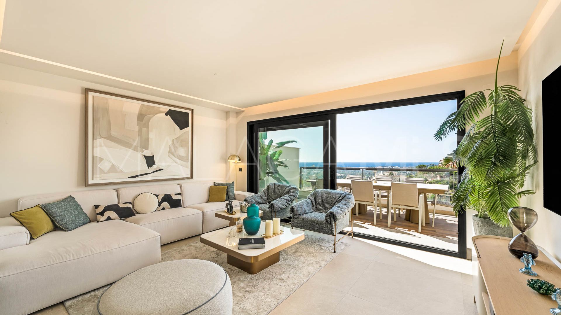 Penthouse for sale in Nueva Andalucia with 3 bedrooms