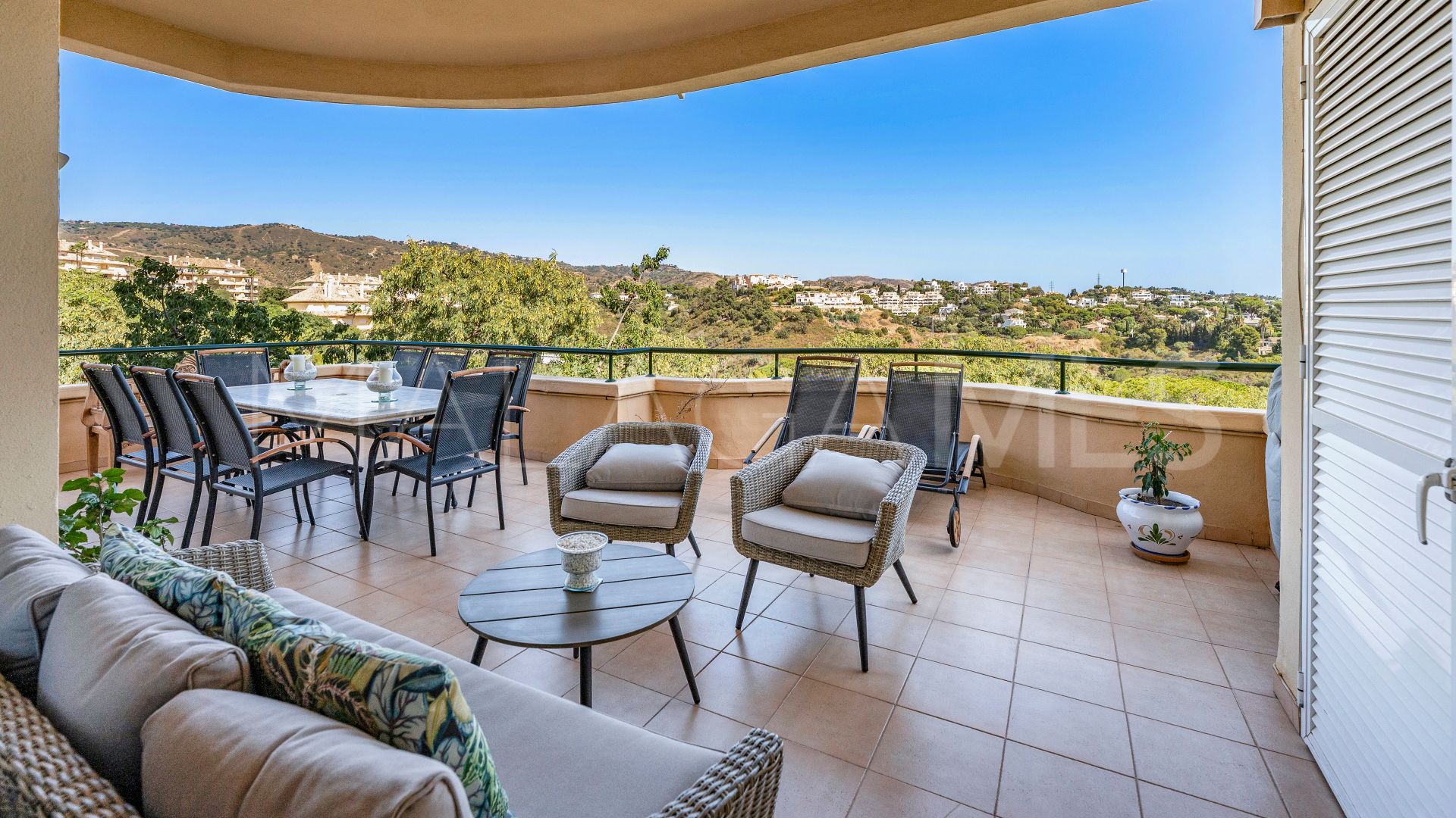 Apartamento planta baja a la venta in Elviria Hills with 3 bedrooms
