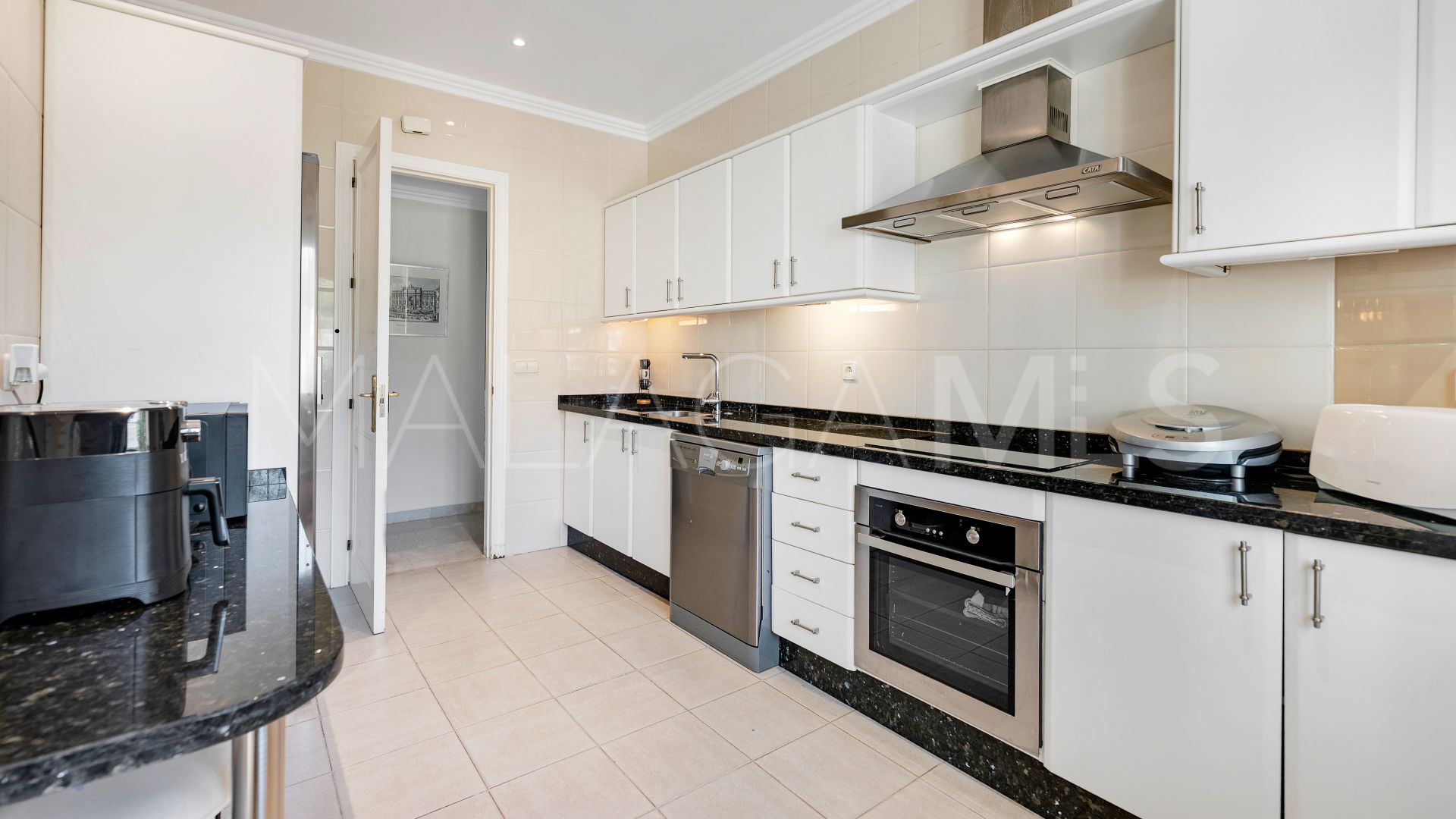 Apartamento planta baja a la venta in Elviria Hills with 3 bedrooms