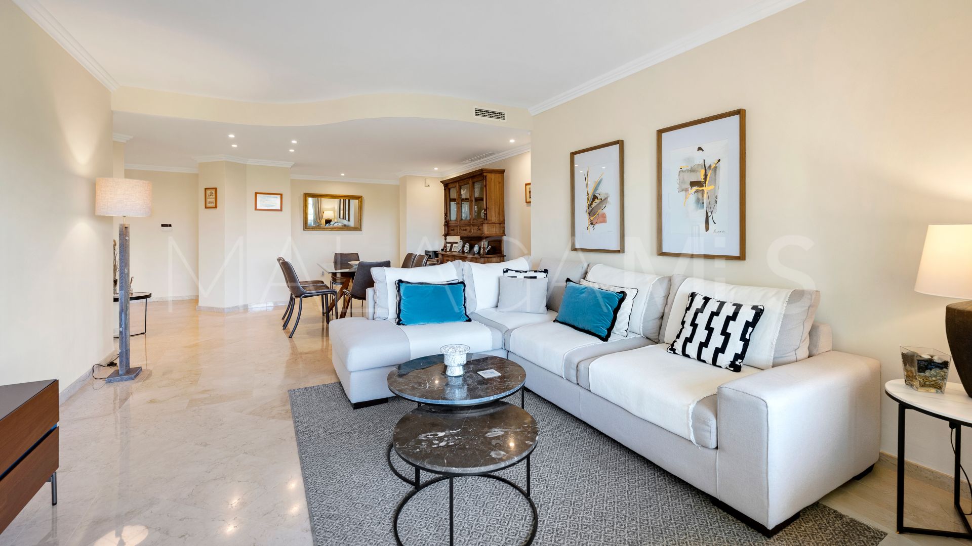 Apartamento planta baja a la venta in Elviria Hills with 3 bedrooms