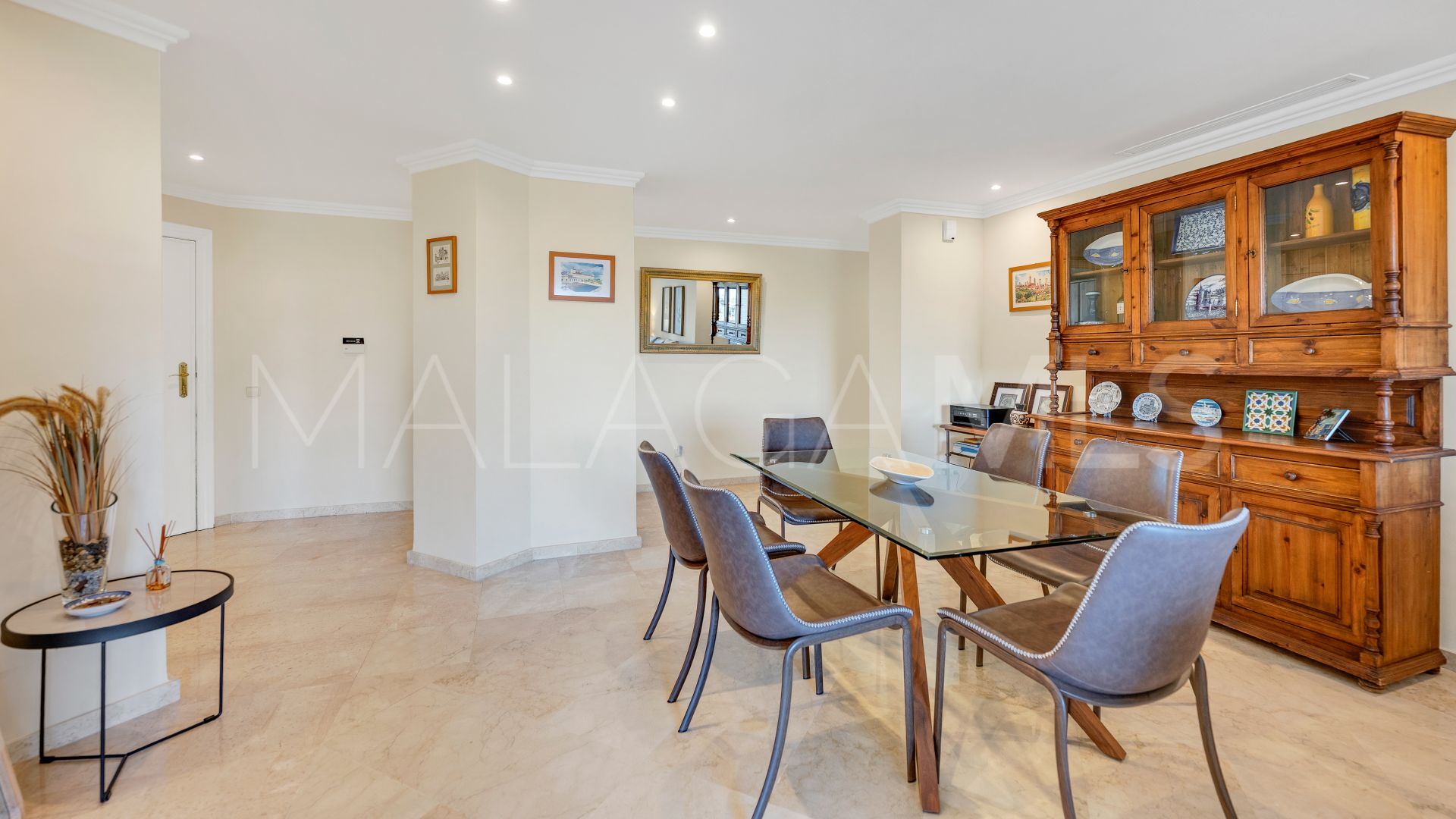 Apartamento planta baja a la venta in Elviria Hills with 3 bedrooms