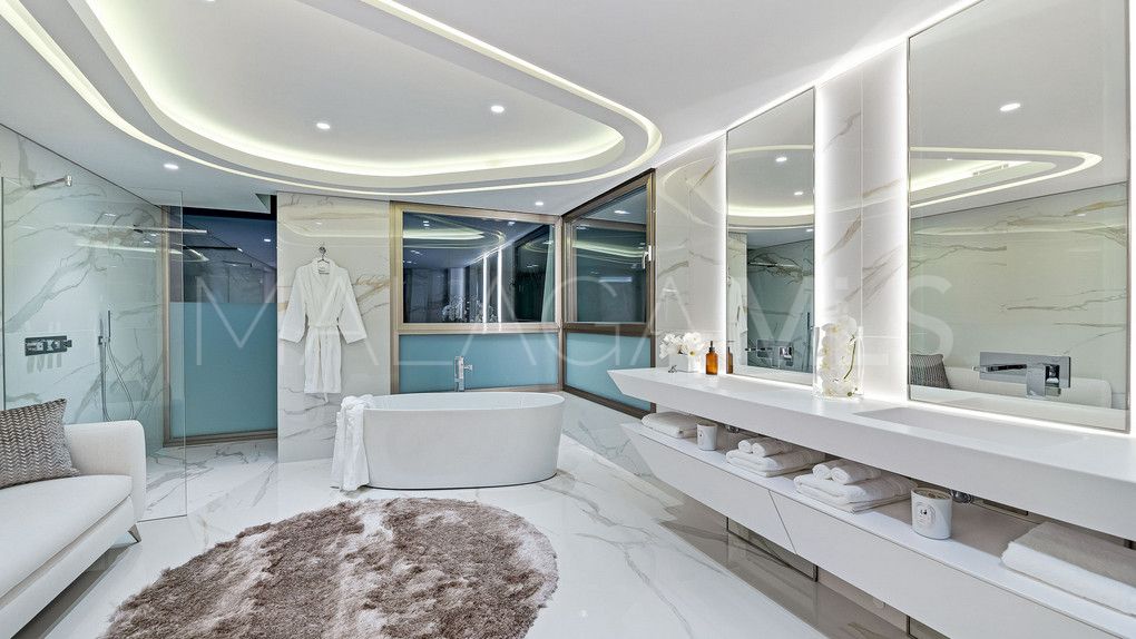 For sale villa in Los Monteros