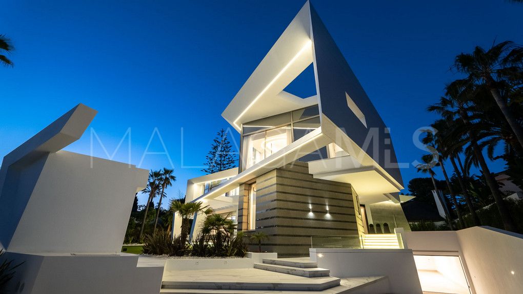 For sale villa in Los Monteros