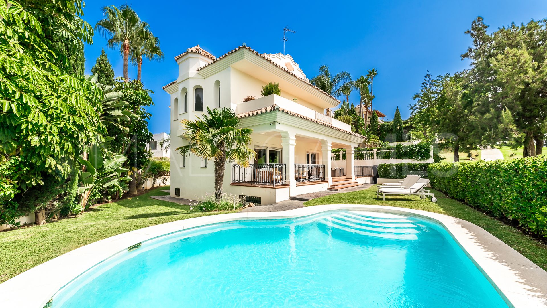 Villa in Guadalmina Alta for sale