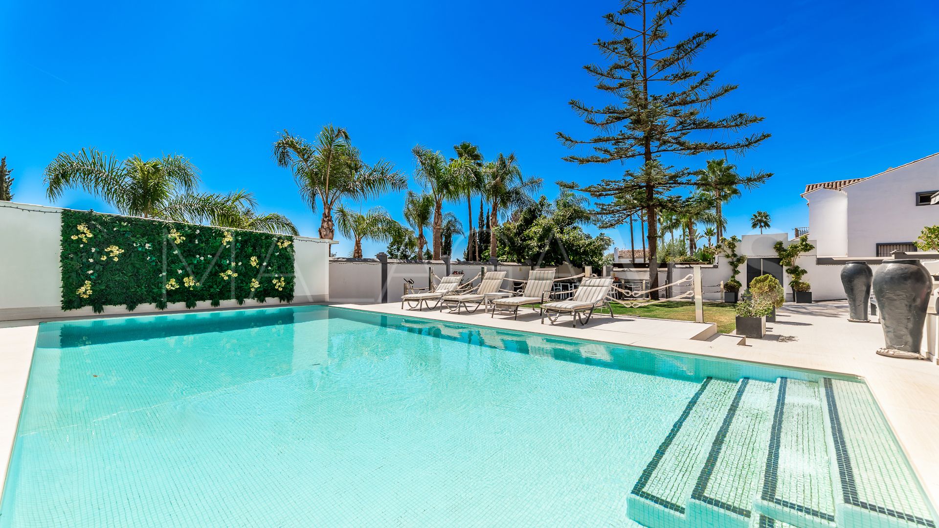 5 bedrooms Marbella Golden Mile villa for sale