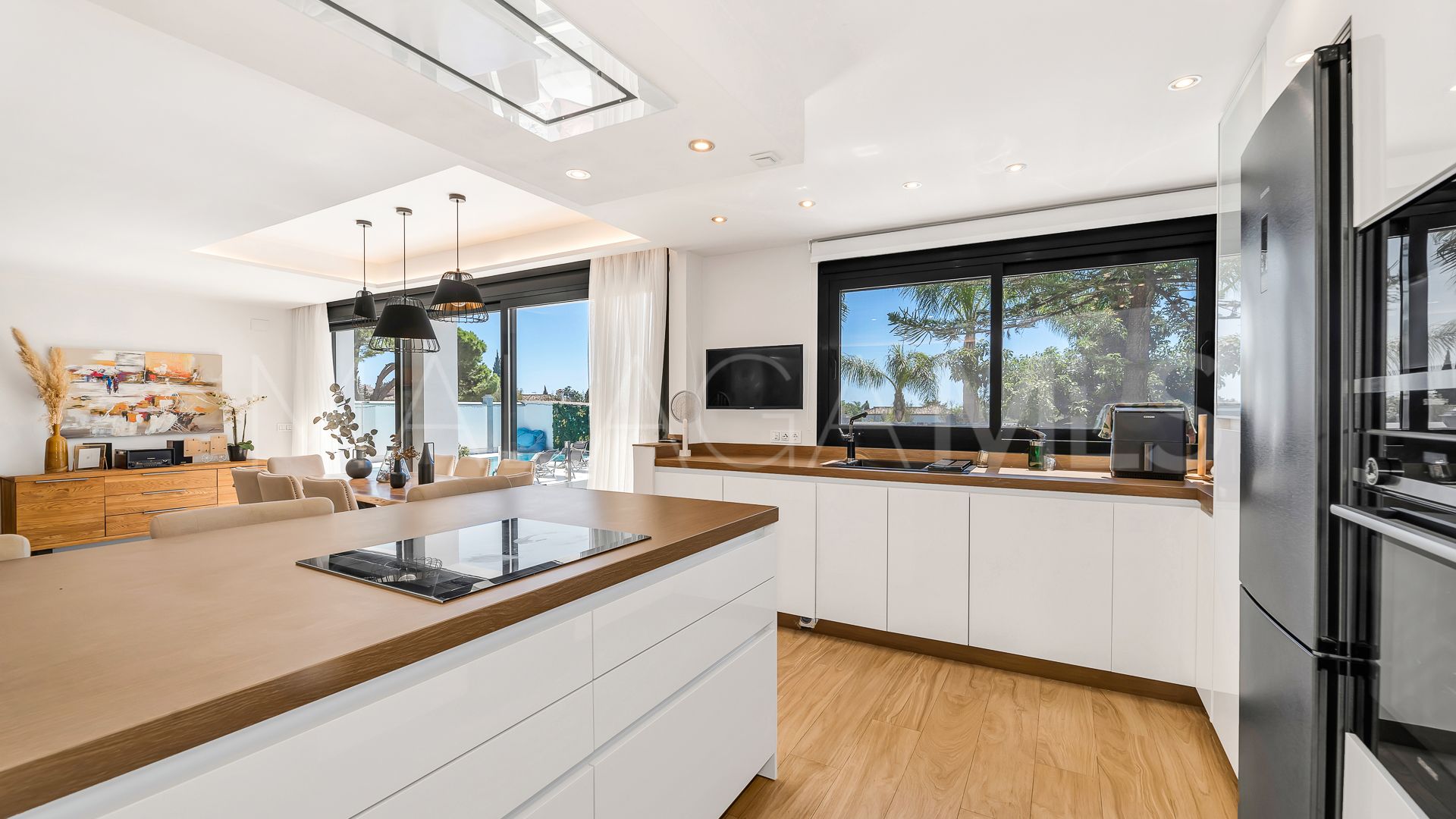 5 bedrooms Marbella Golden Mile villa for sale