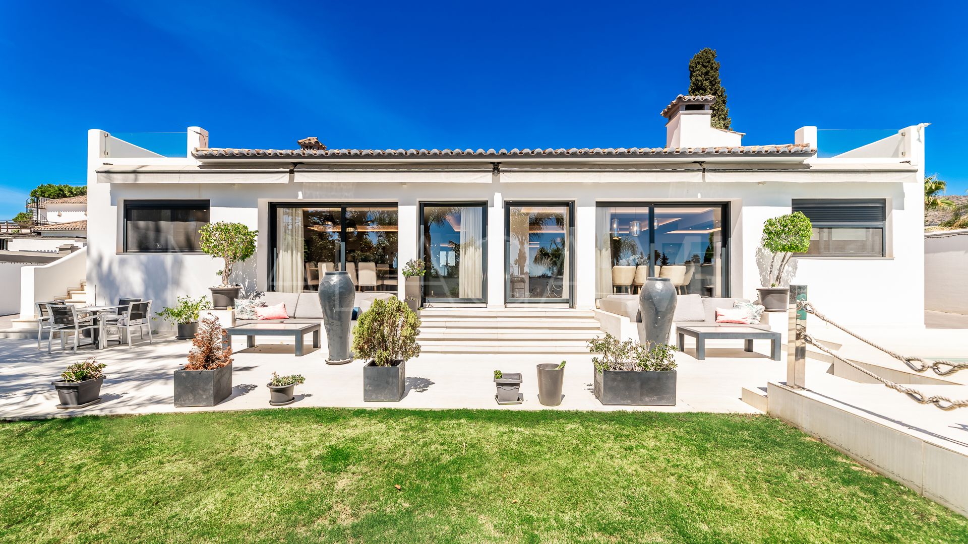 5 bedrooms Marbella Golden Mile villa for sale
