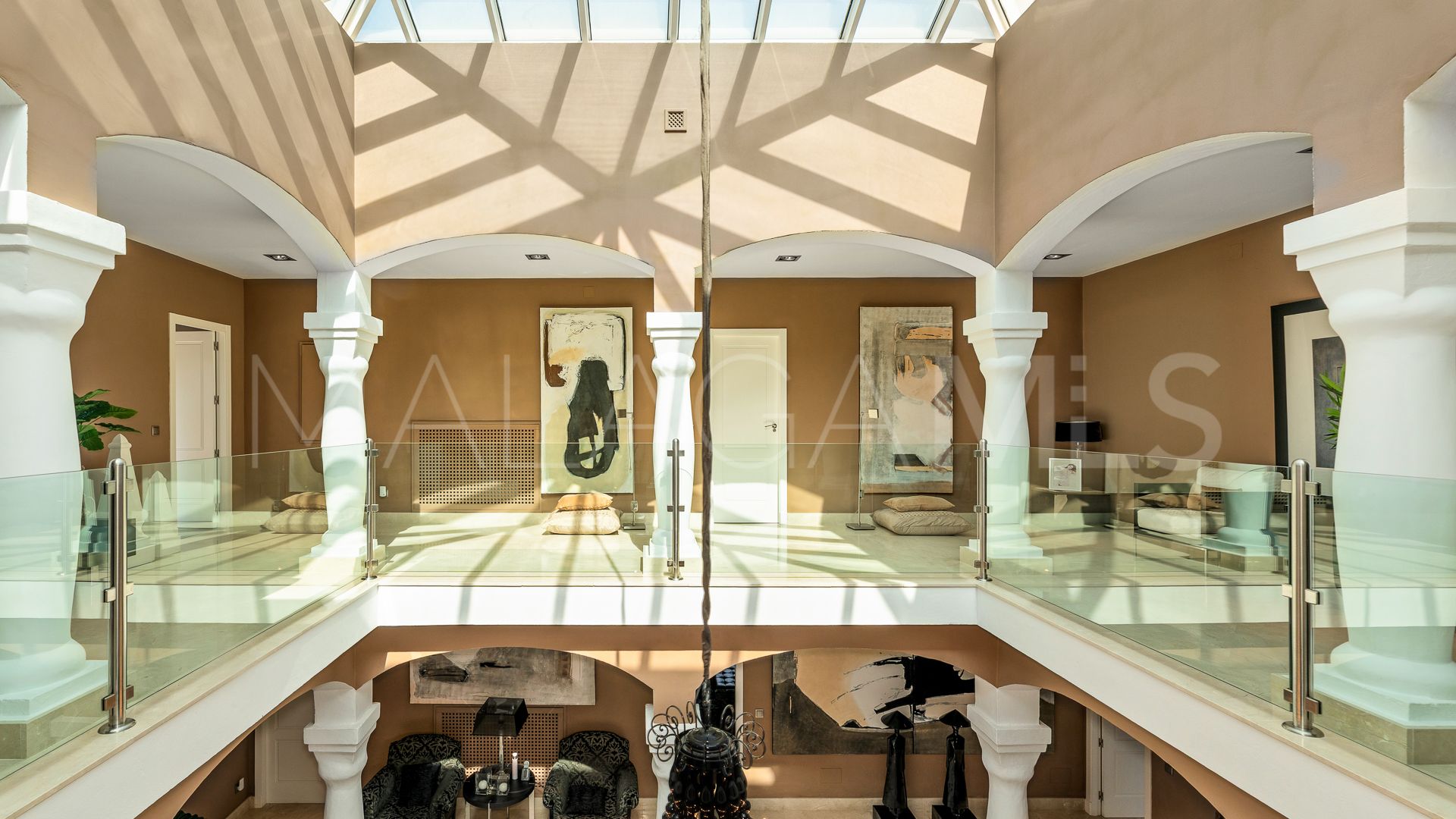 Villa for sale in Los Monteros
