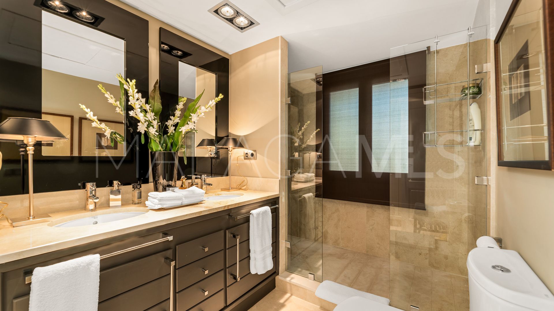 Villa for sale in Los Monteros