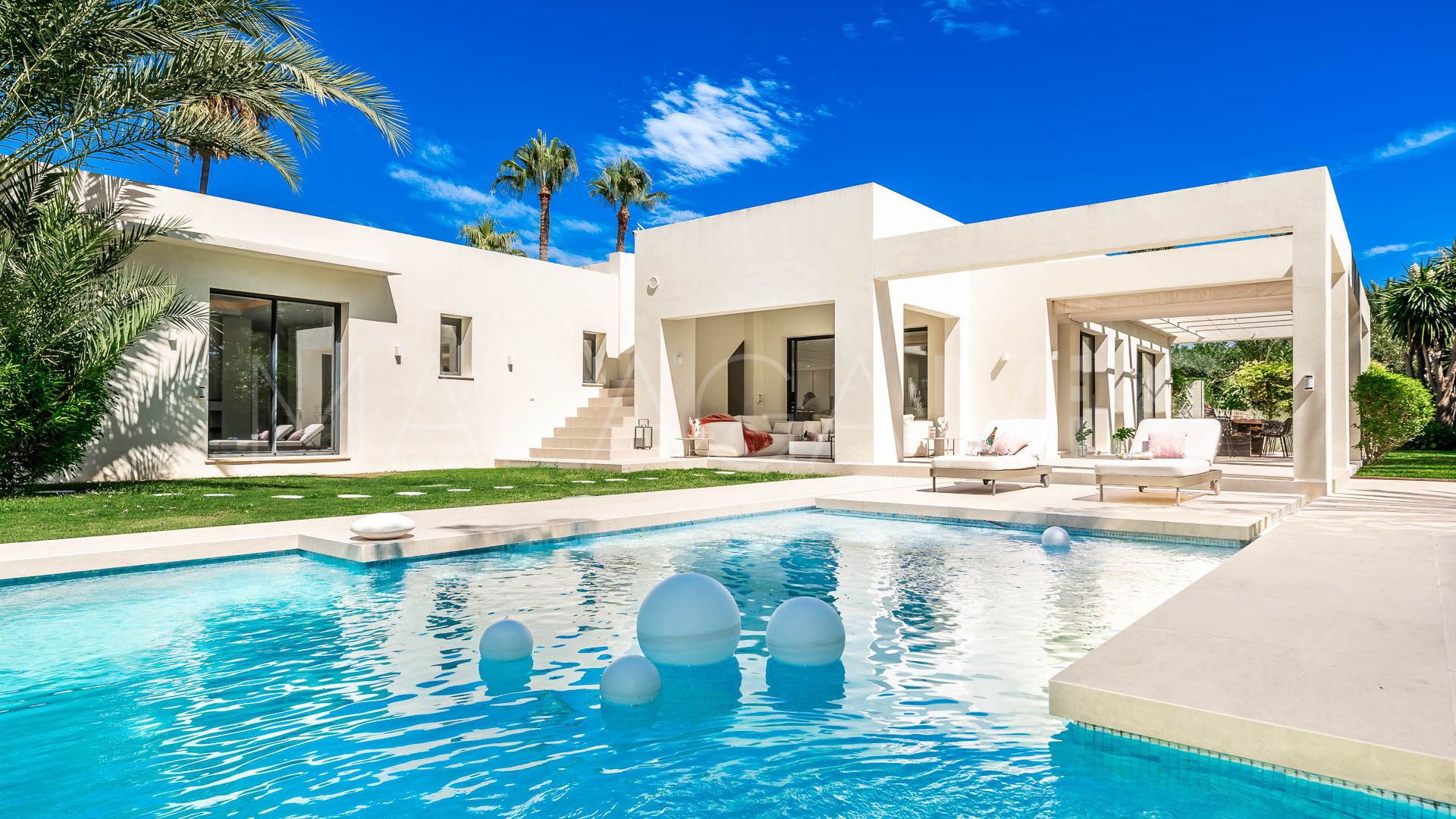Villa for sale in Marbesa