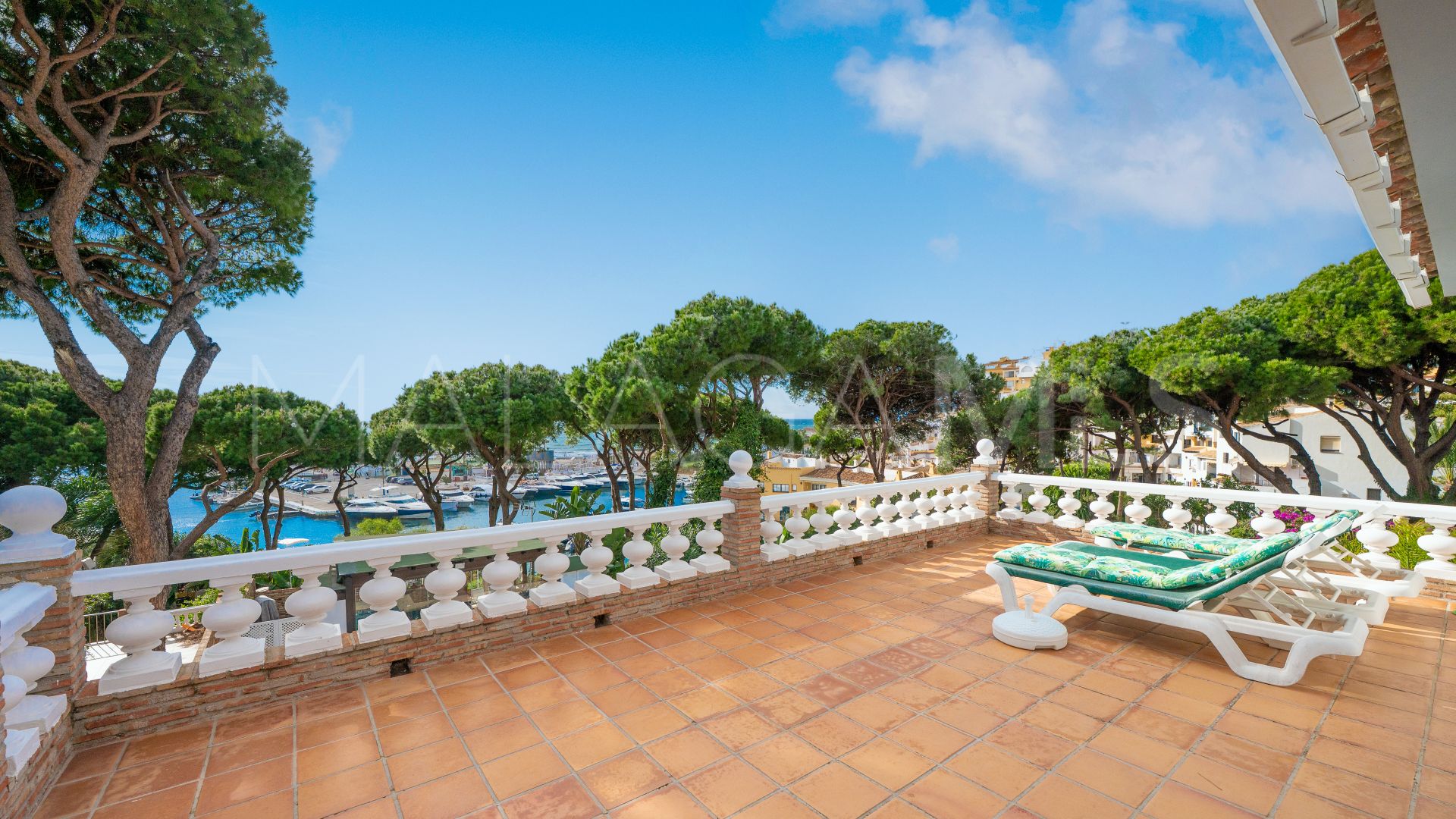 Villa for sale in Cabopino