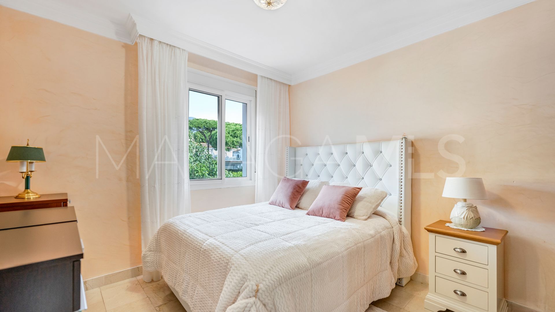 Villa for sale in Cabopino