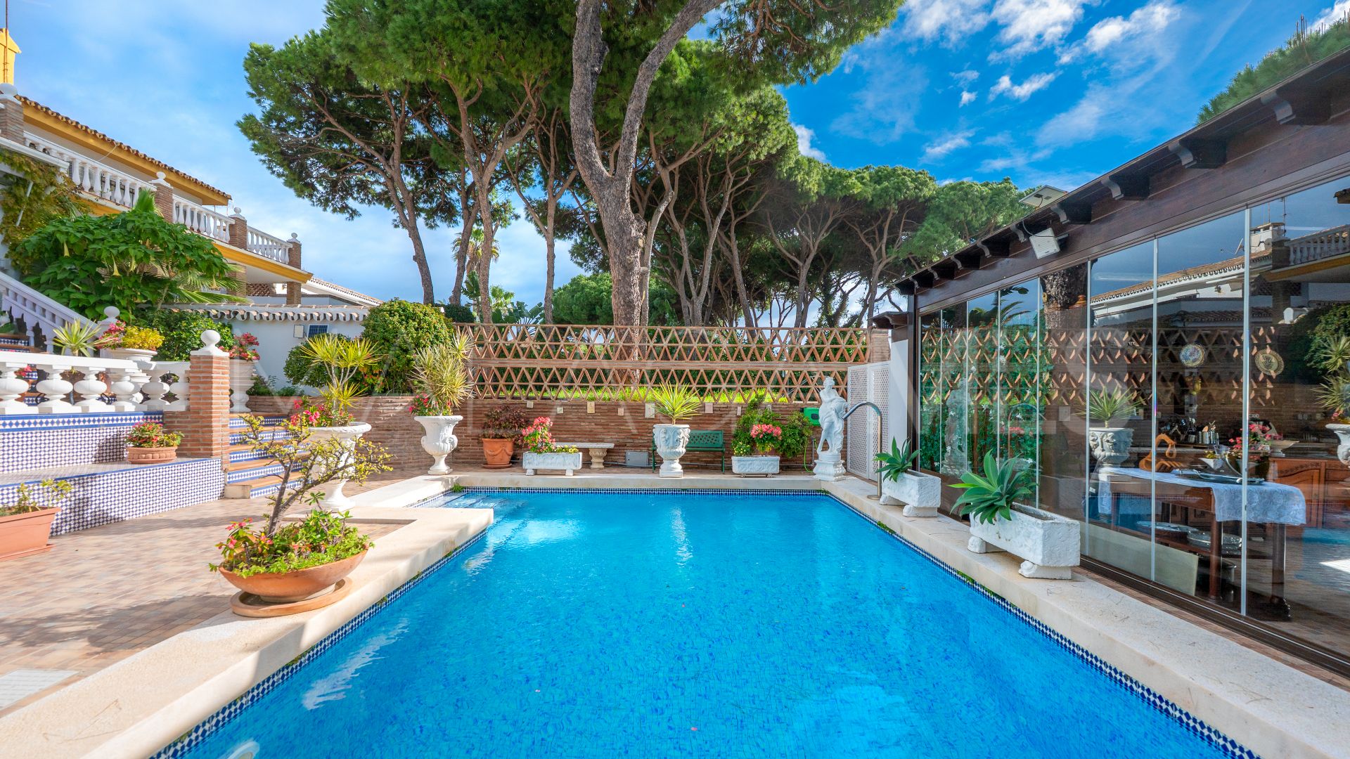 Villa for sale in Cabopino