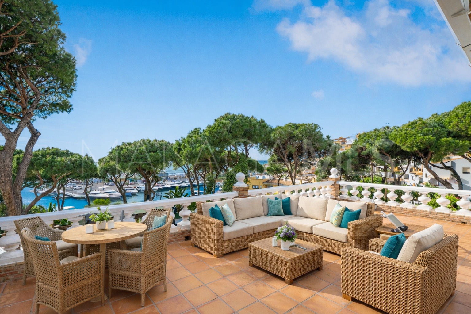 Villa for sale in Cabopino