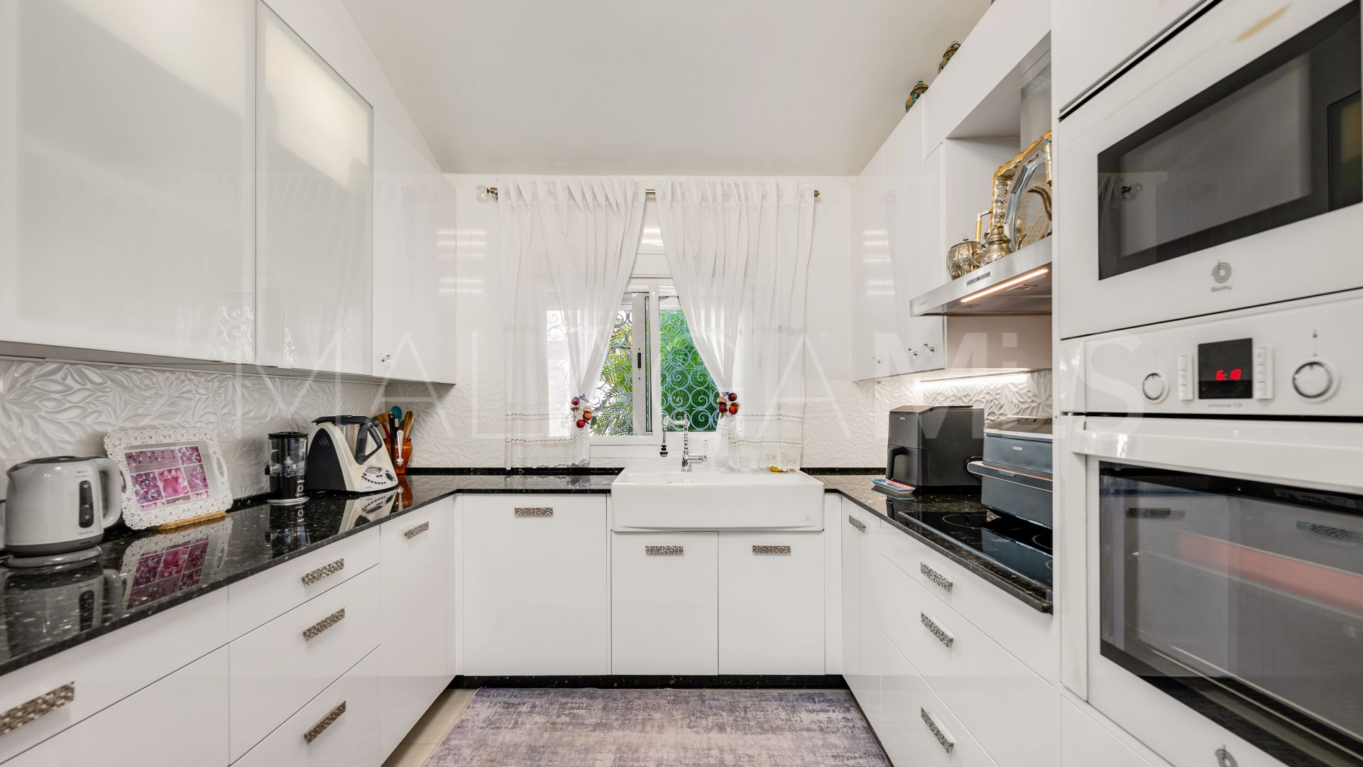 Villa for sale in Cabopino