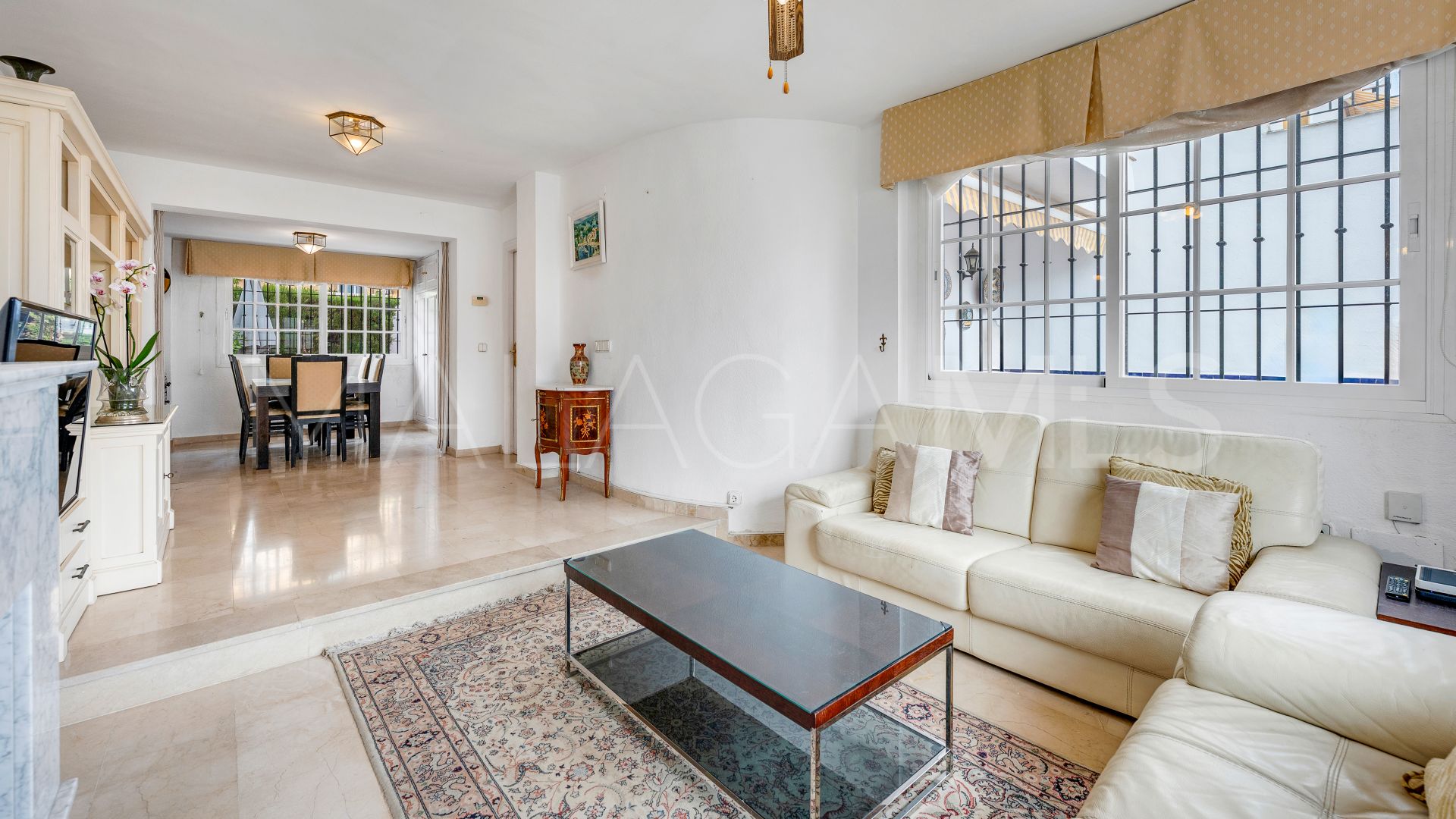 For sale town house with 3 bedrooms in Costabella