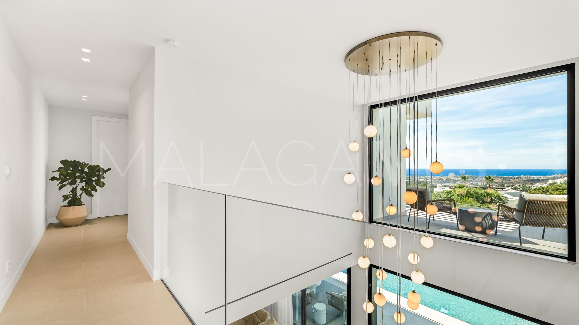 Villa for sale in Benahavis