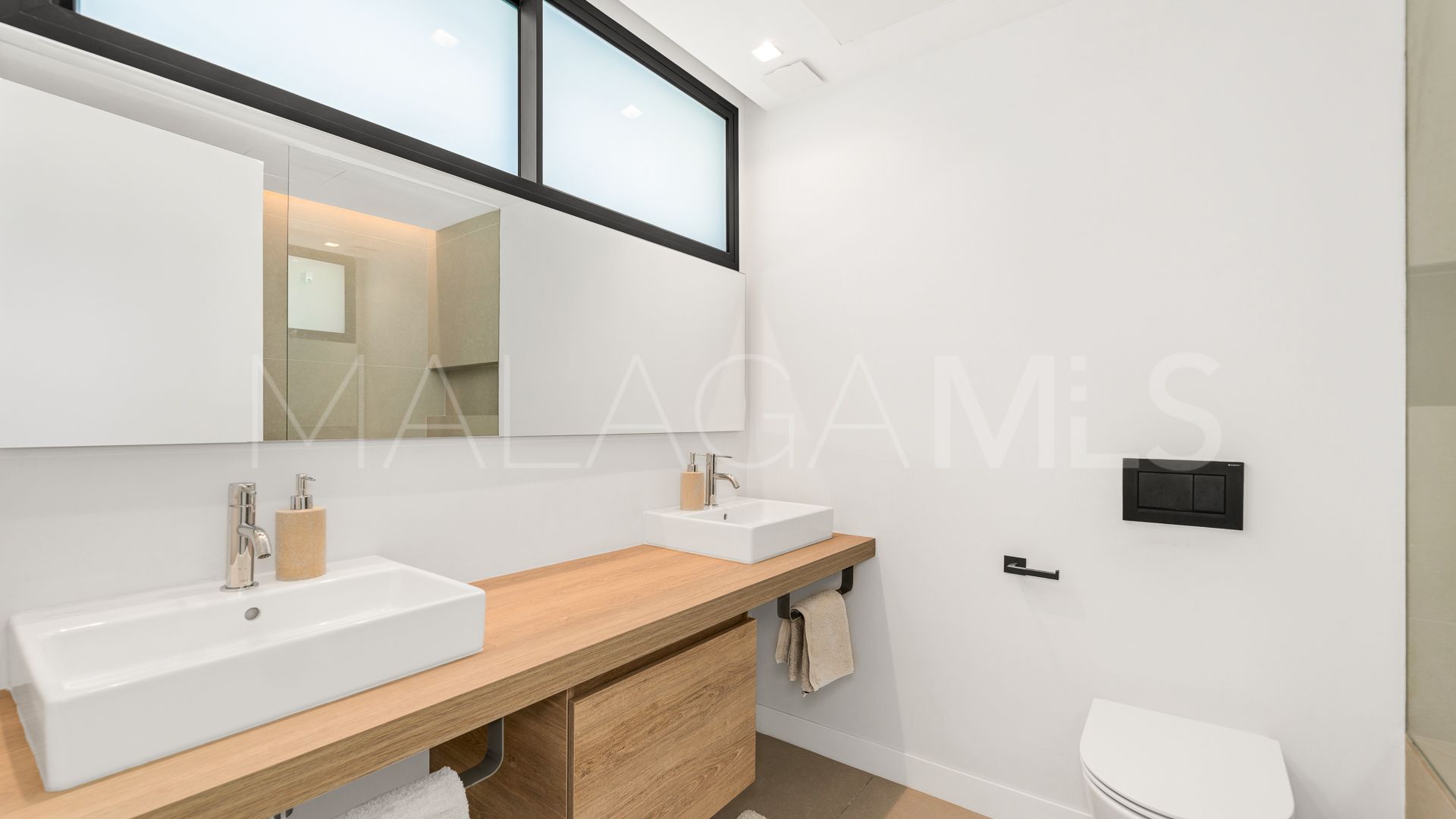 Villa for sale in Benahavis