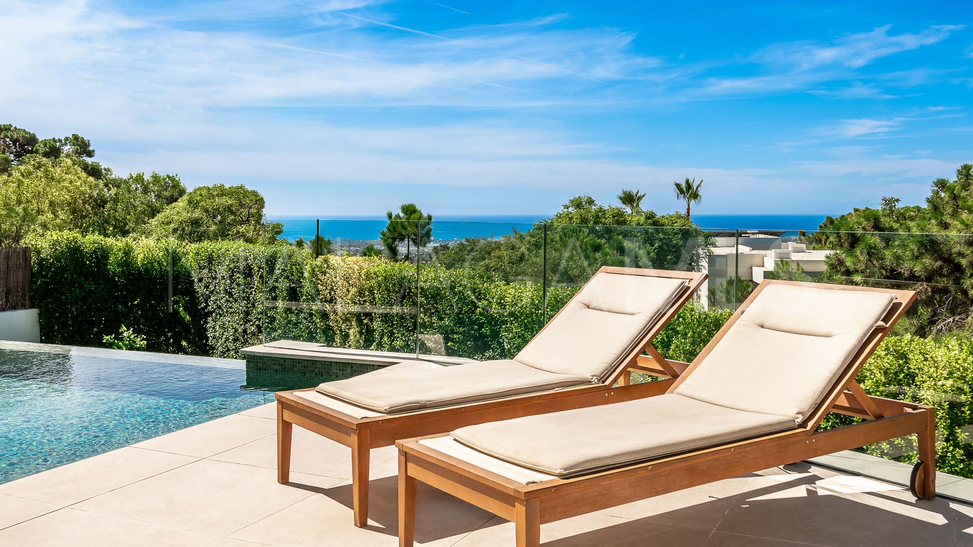 Villa for sale in Benahavis