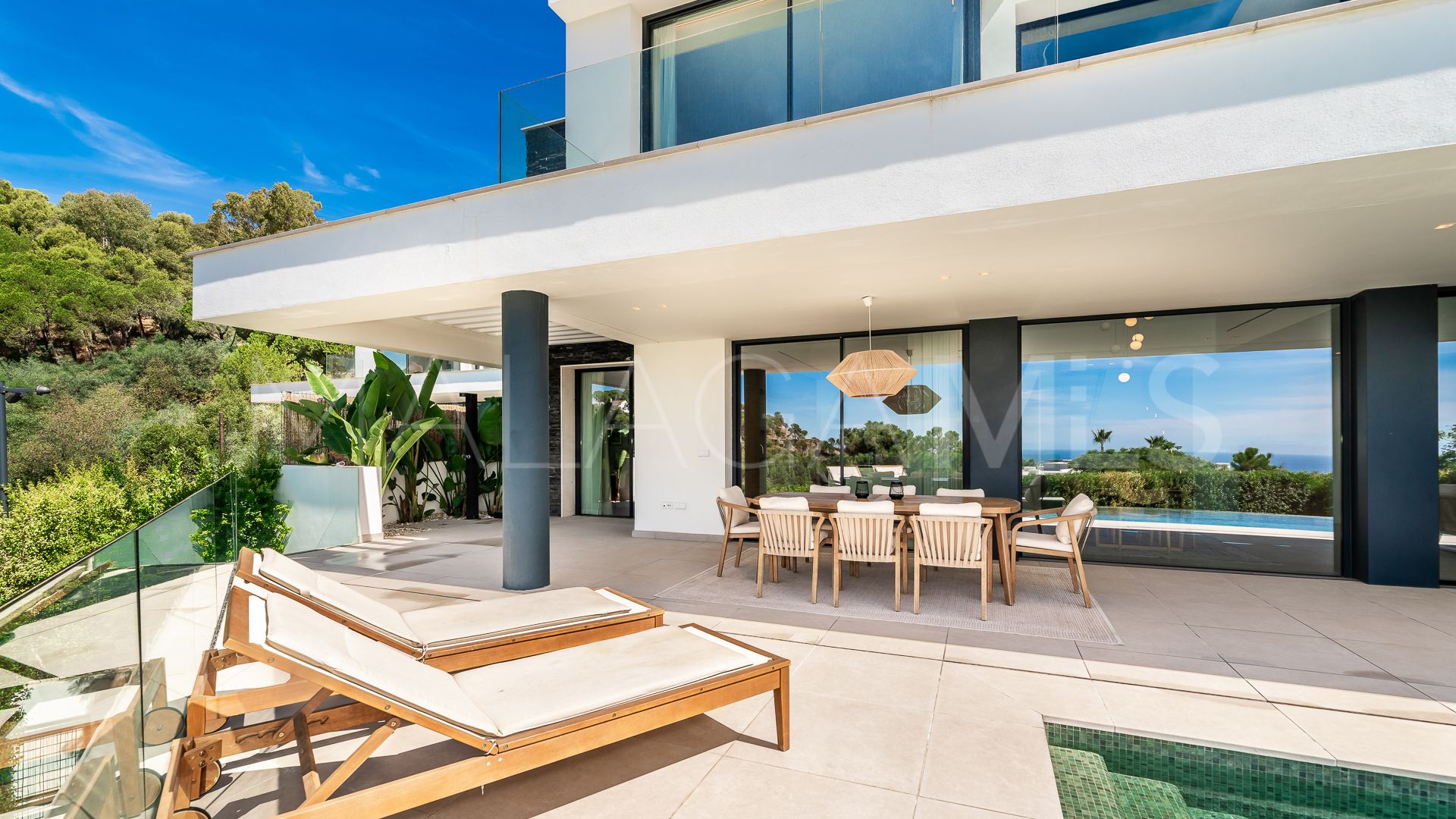 Villa for sale in Benahavis